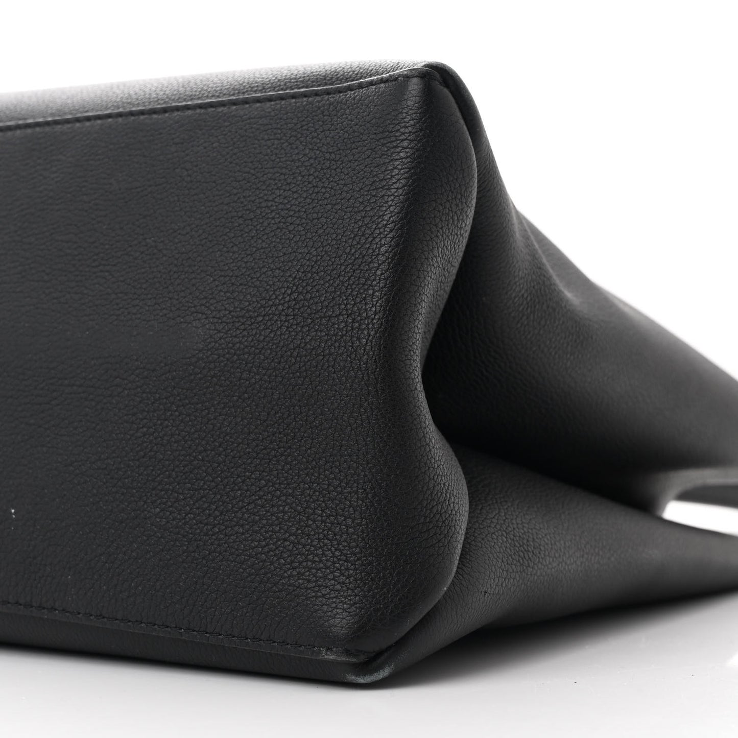 Grained Calfskin Lockme Shopper Black