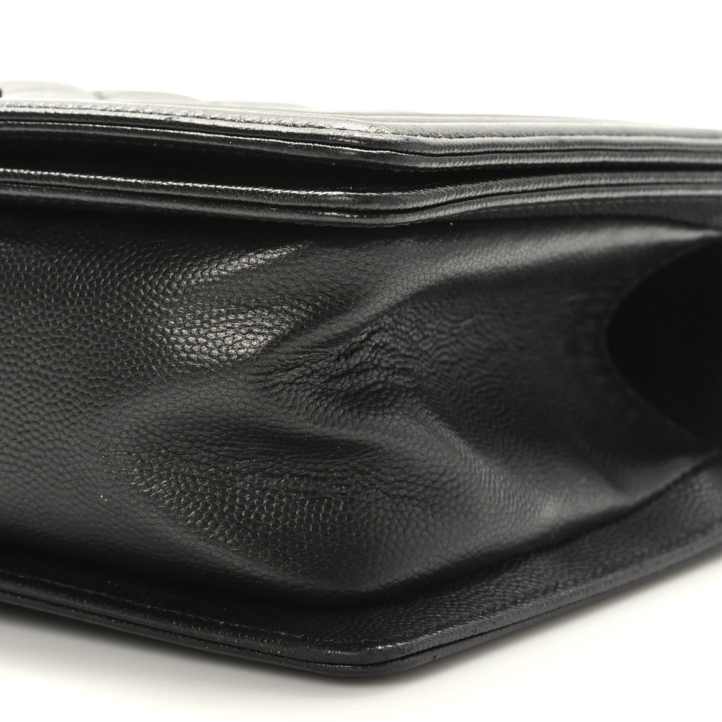 Caviar Quilted Medium Boy Flap So Black