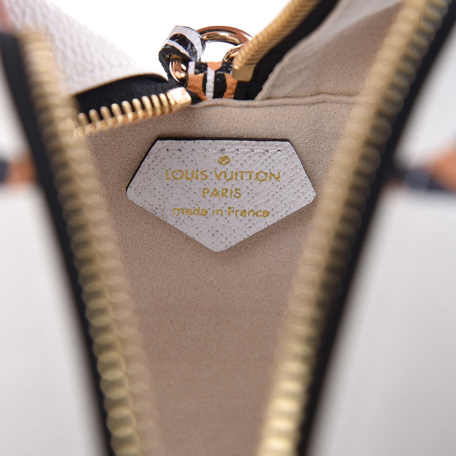 Louis Vuitton Monogram Giant Jungle Beach Pouch Ivory 6 of 10
