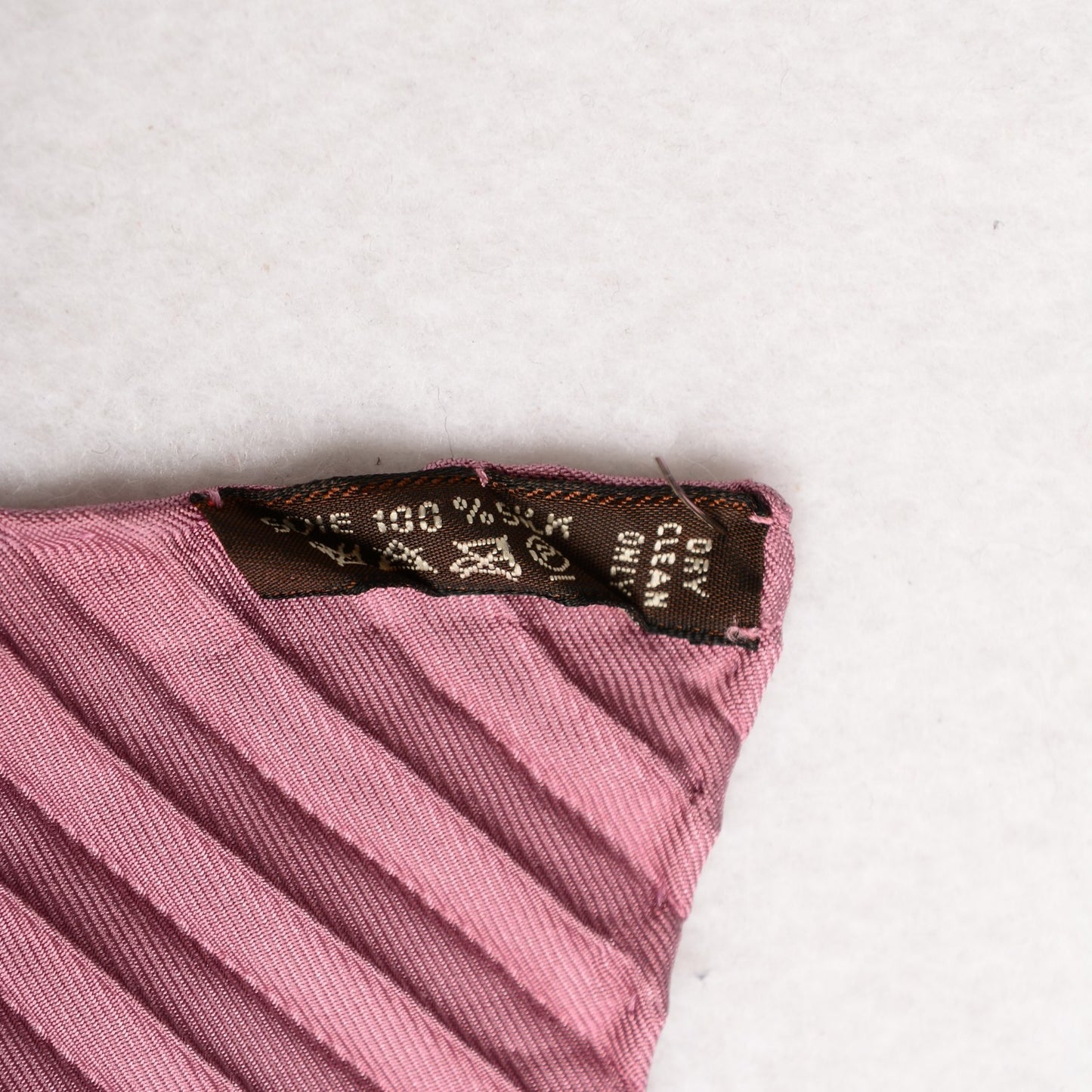 Silk Plisse Tendresse Feline Scarf 90
