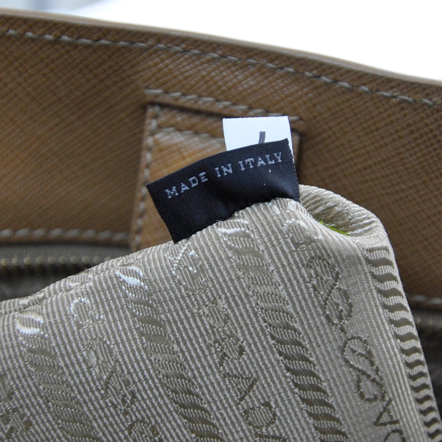 Saffiano Lux Tote Caramel