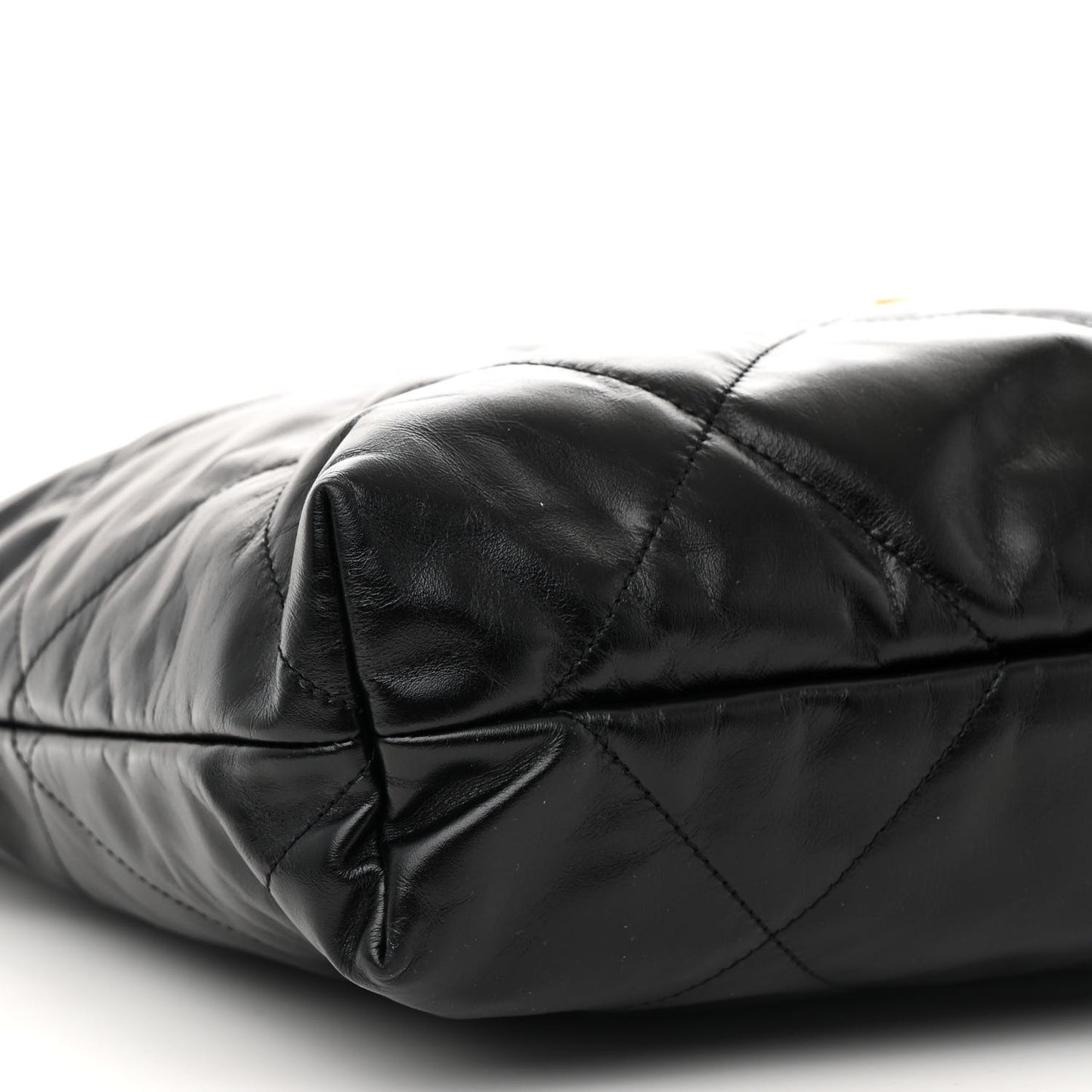 Shiny Calfskin Quilted Chanel 22 Black
