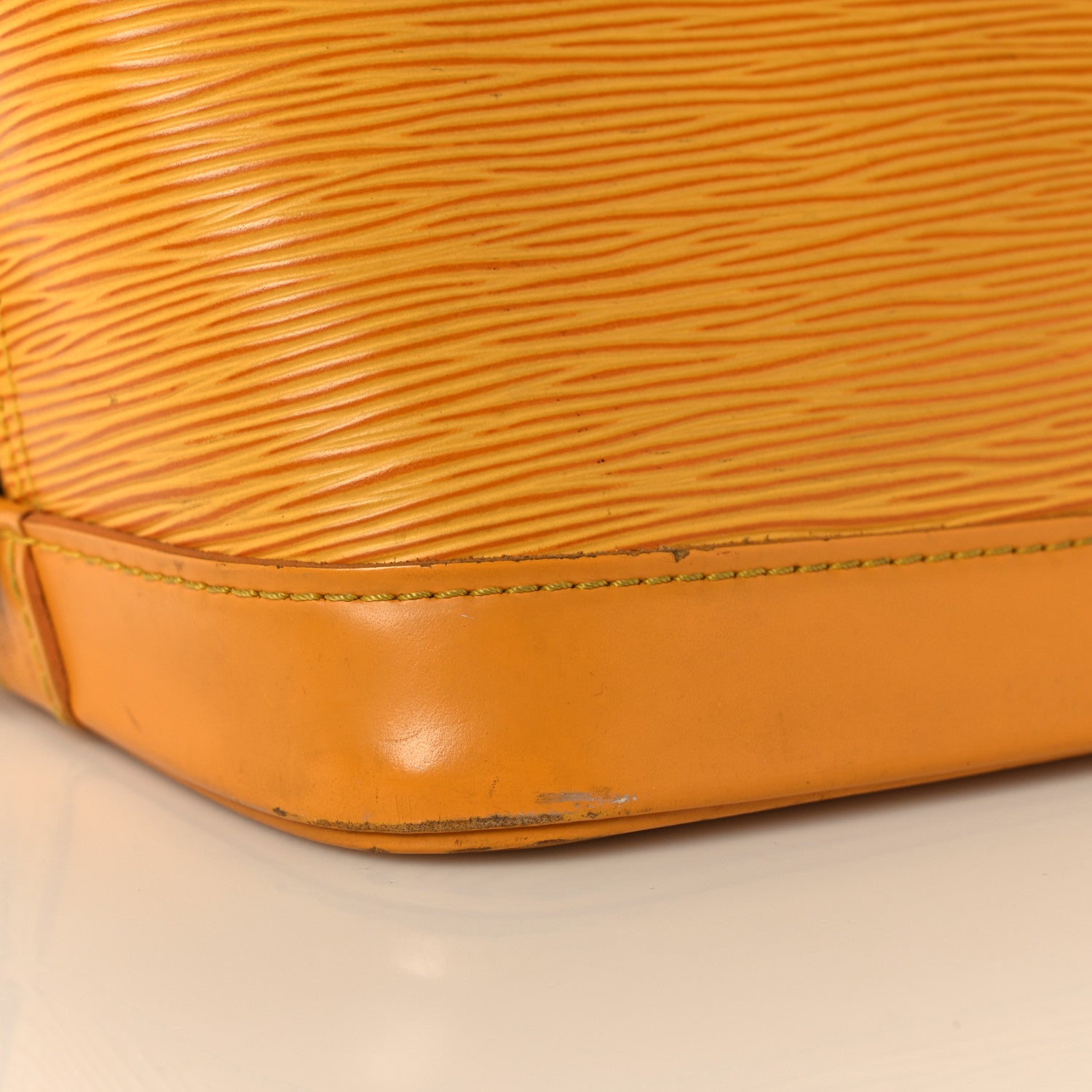 Louis Vuitton Epi Alma PM Tassil 26 of 38