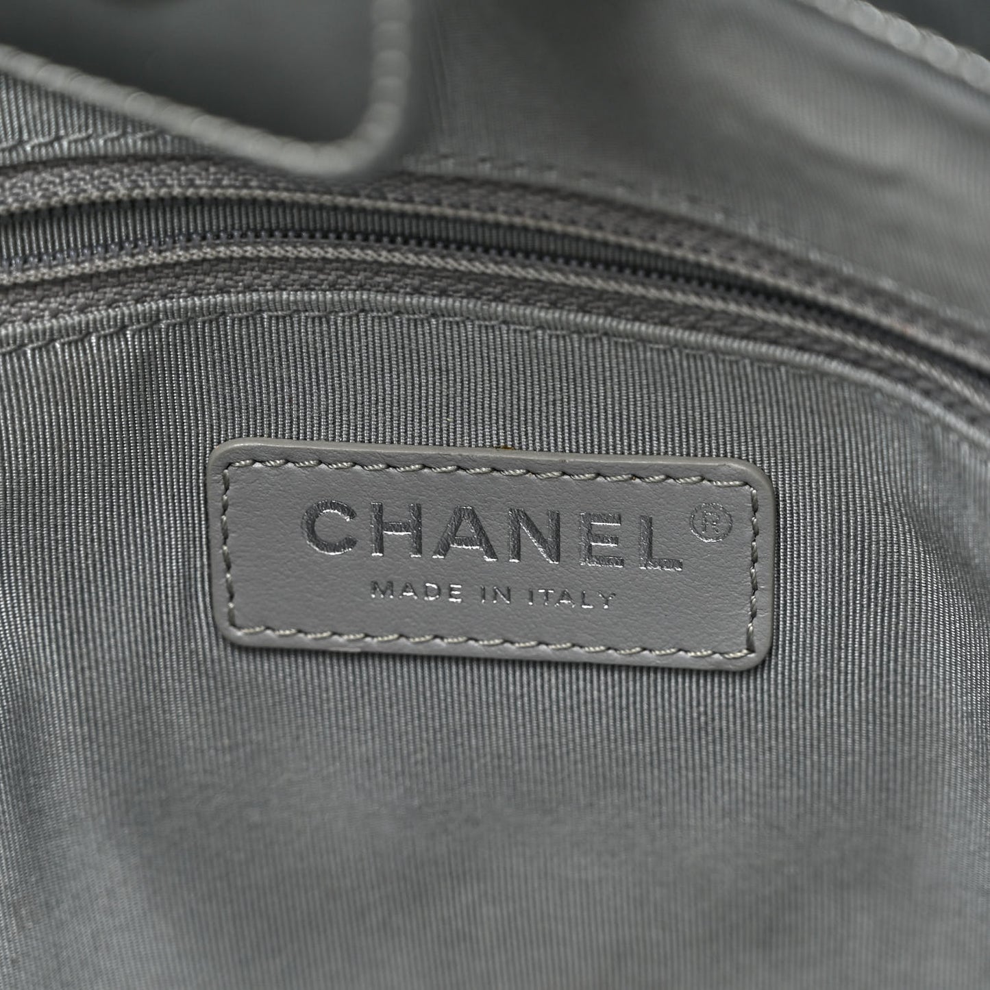 Metallic Crumpled Calfskin Chain 20s Signe Tote Silver