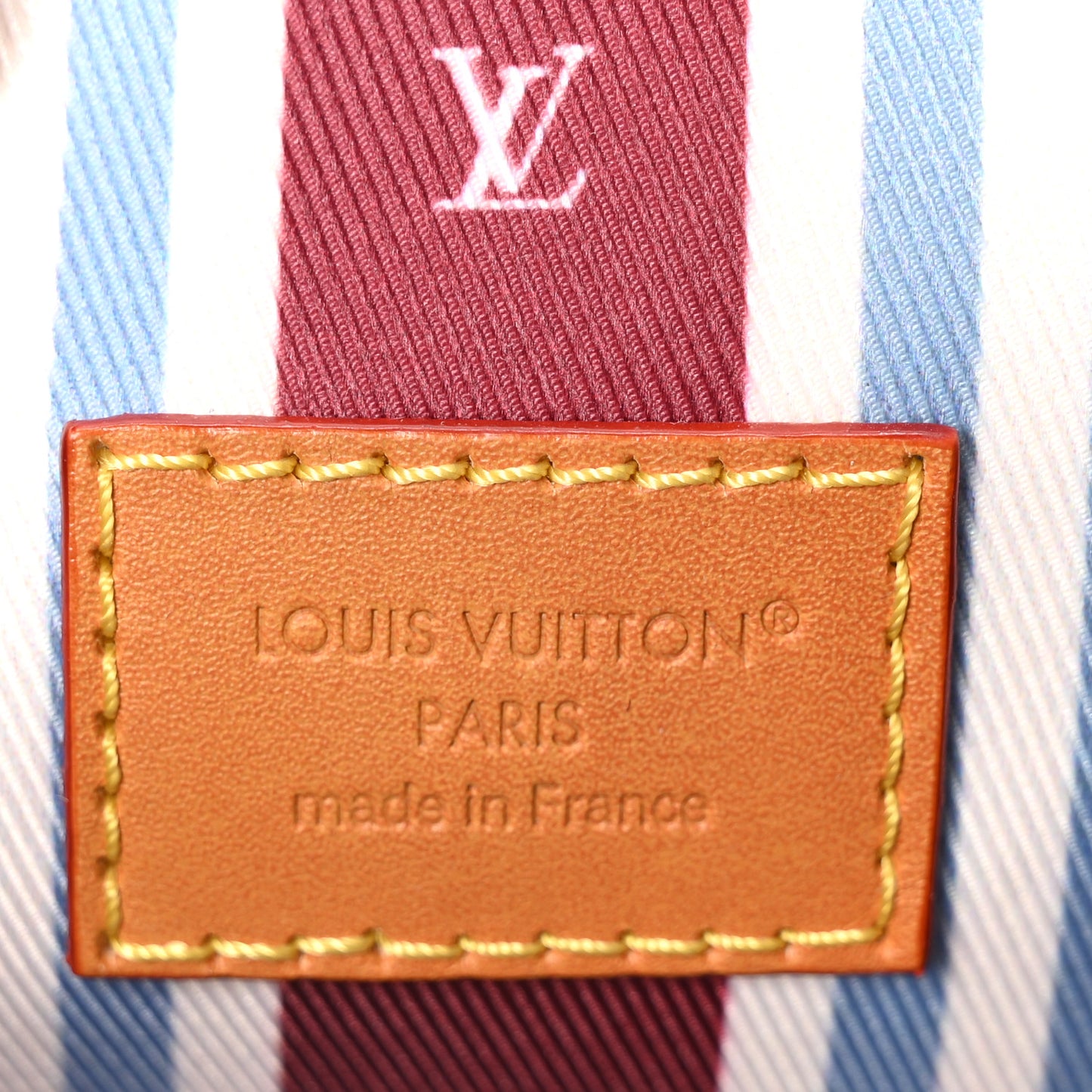 Heritage Monogram Steamer Wearable Wallet Off White