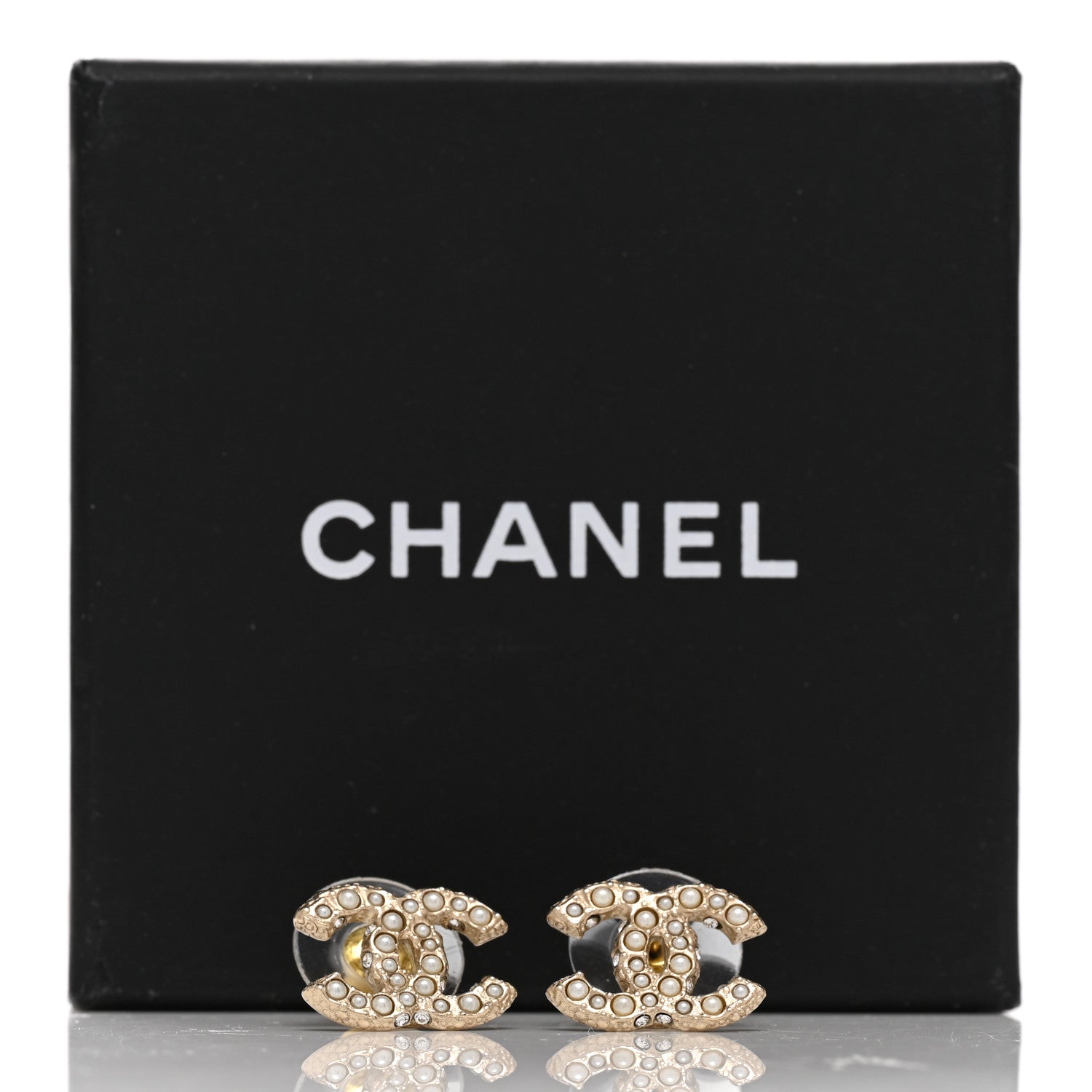 Chanel Pearl CC Earrings Light Gold 5 of 5