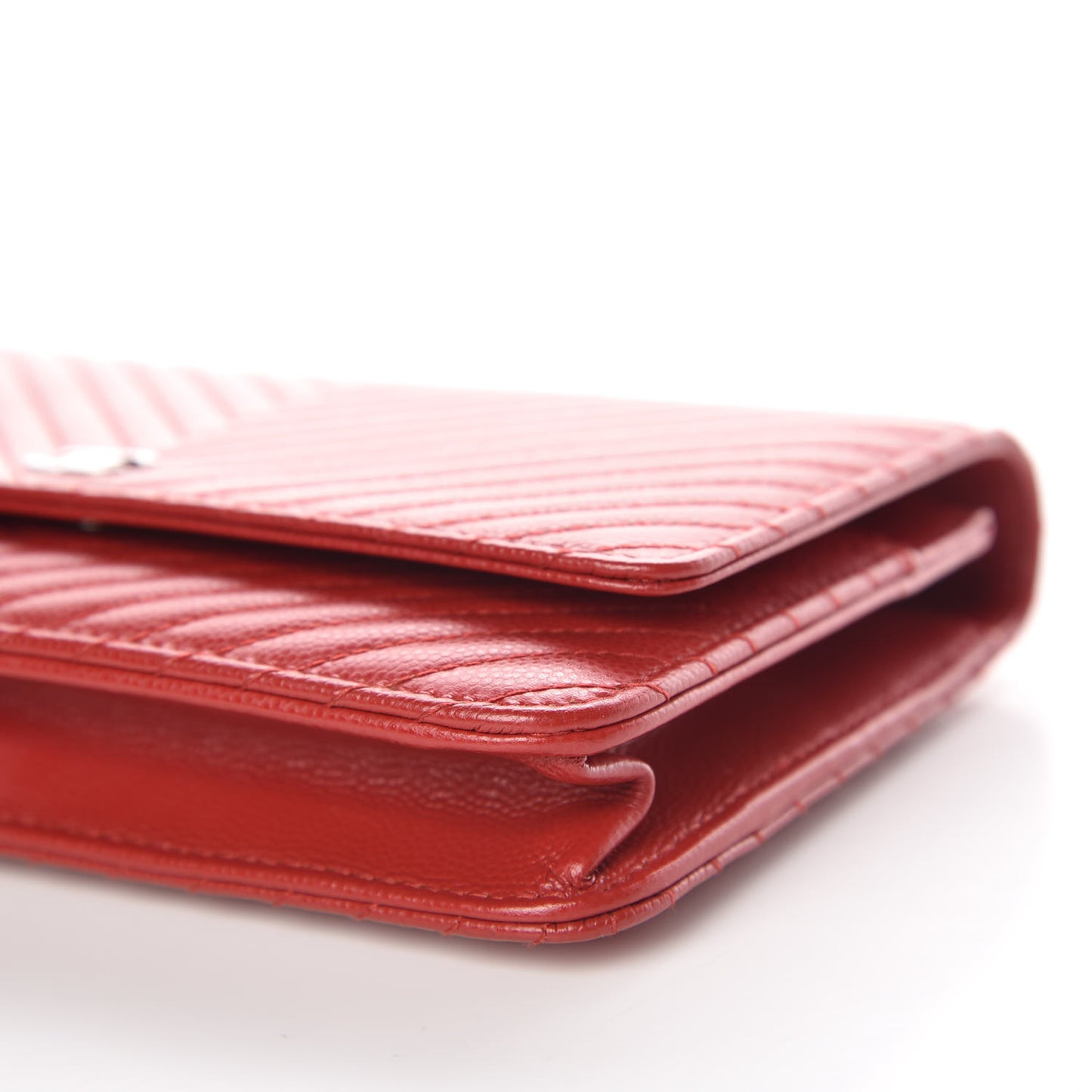 Caviar Chevron Quilted Wallet On Chain WOC Red