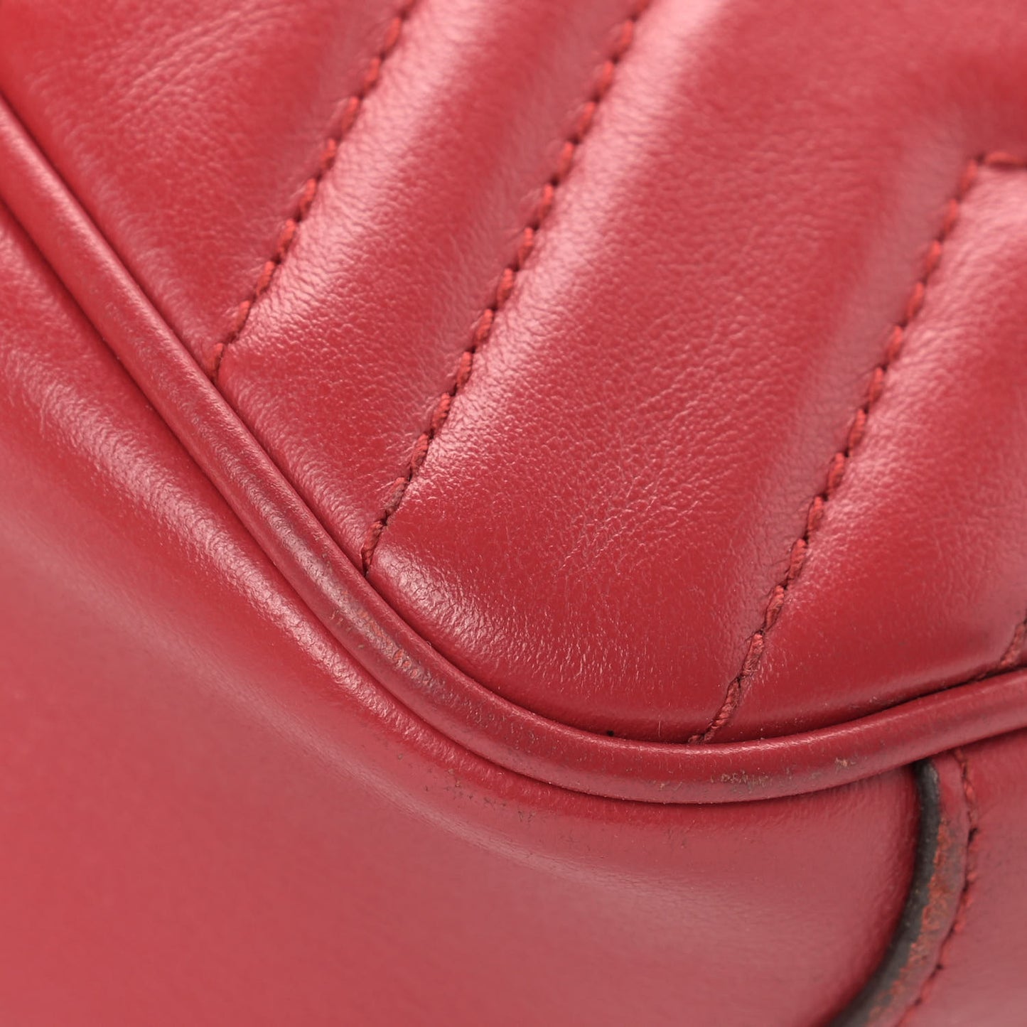 Calfskin Matelasse Mini GG Marmont Shoulder Bag Hibiscus Red