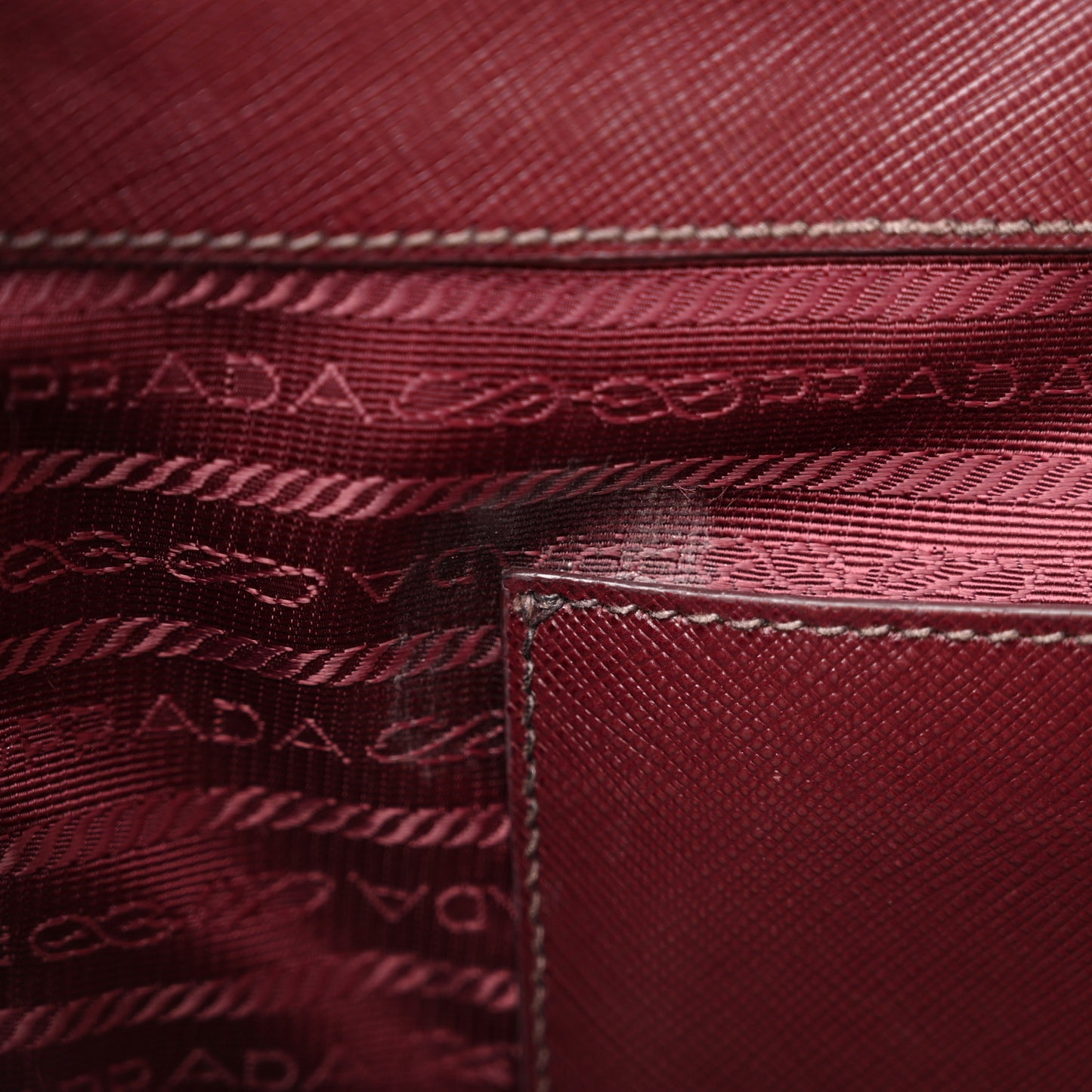 Saffiano Vernice Medium Galleria Double Zip Cerise