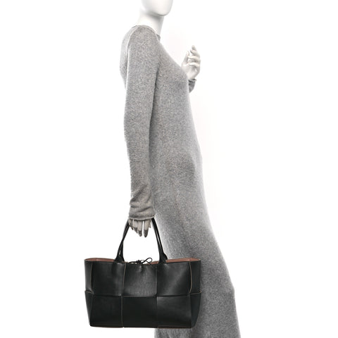 Nappa Maxi Intrecciato Medium Arco Tote Black Tan