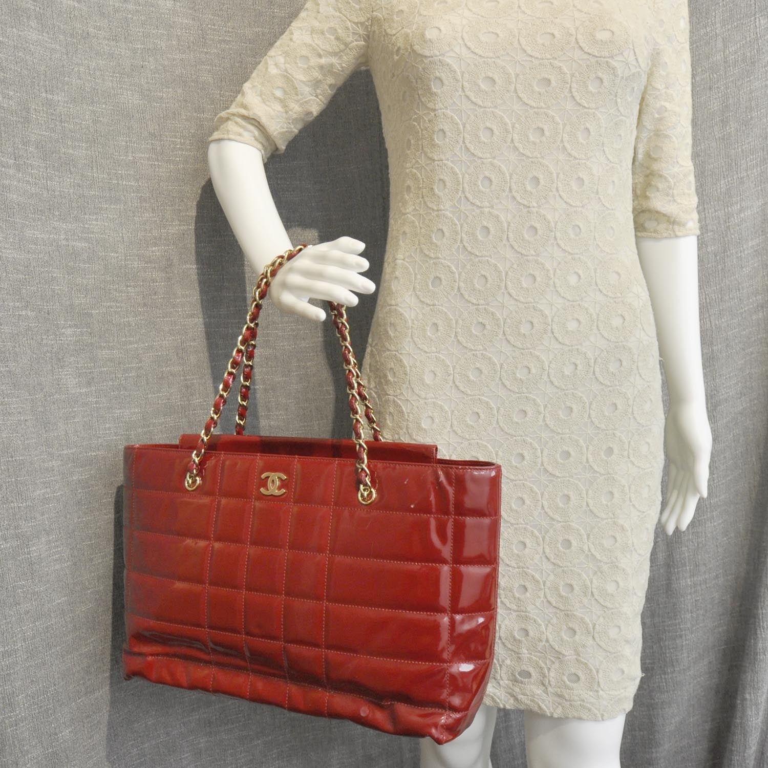 Chanel Patent Chocolate Bar Quilted Tote Red 3 of 10