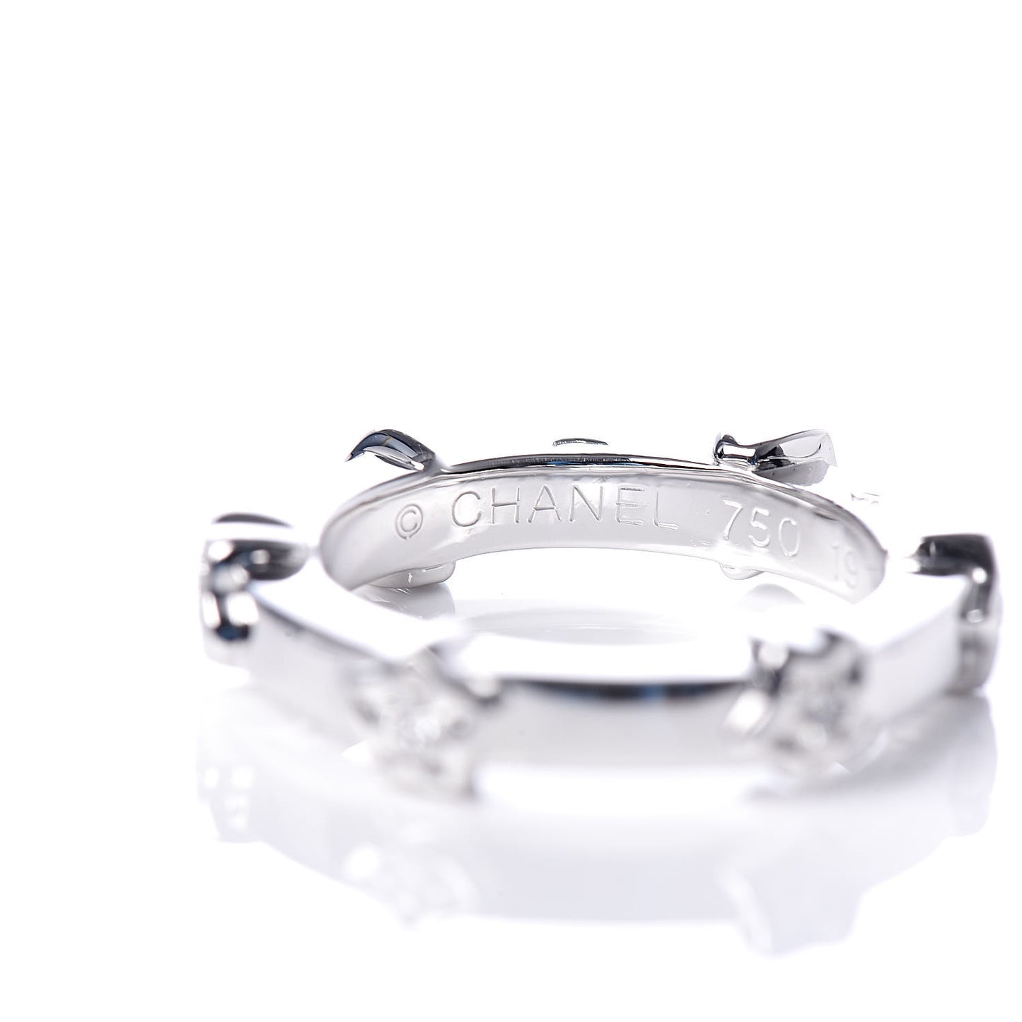 18K White Gold Diamond Comete Band Ring 47 4