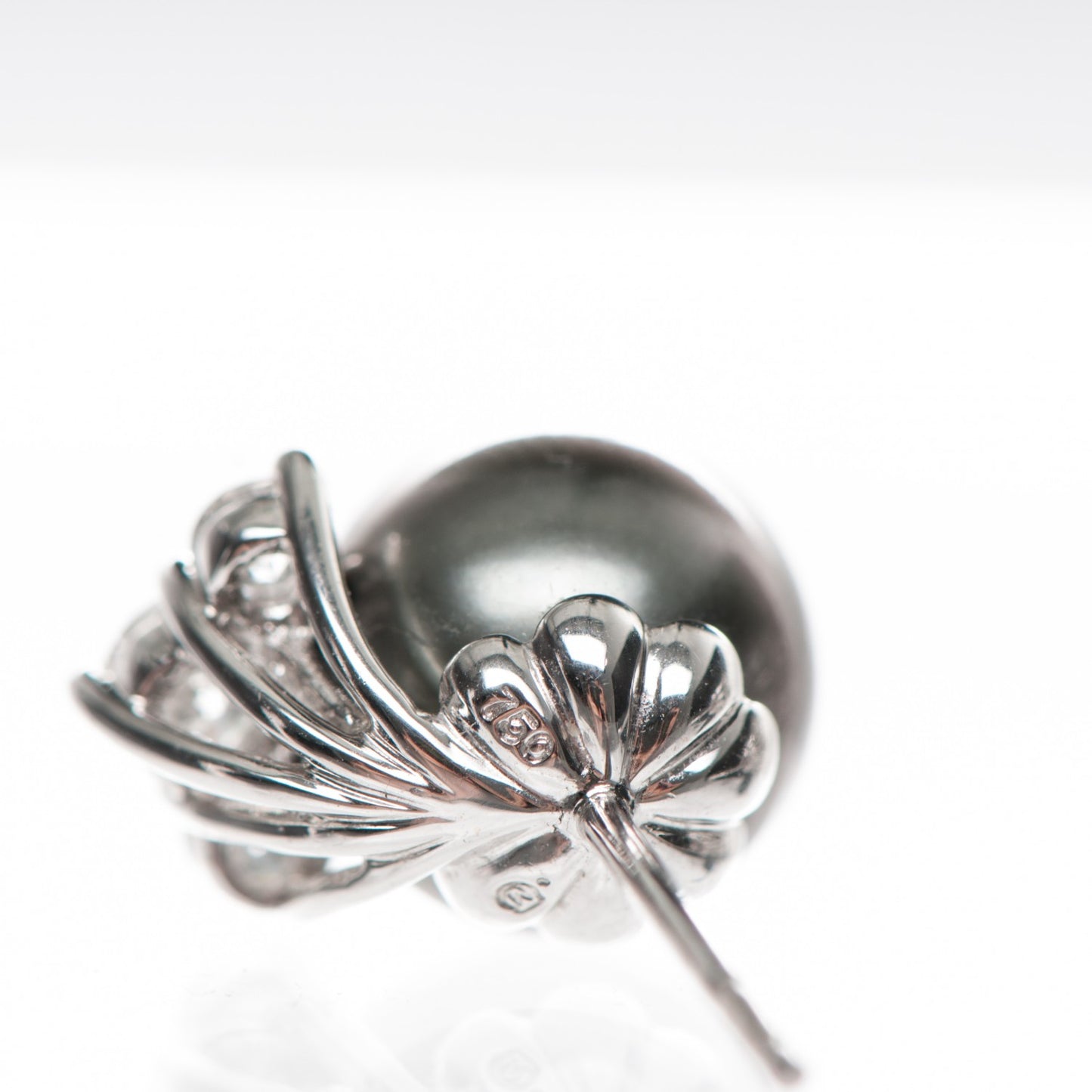18K White Gold Diamond Black South Sea Pearl 10mm Stud Earrings