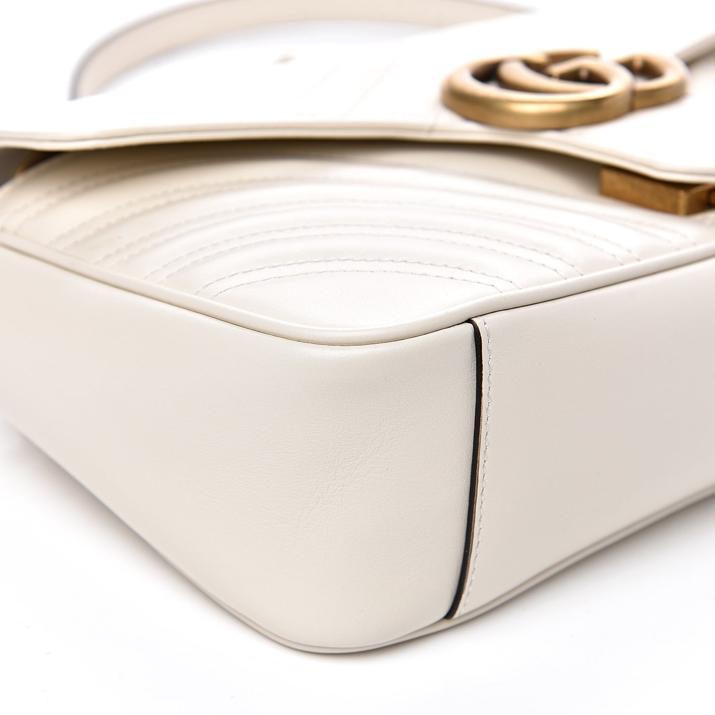 Calfskin Matelasse Small GG Marmont Shoulder Bag White