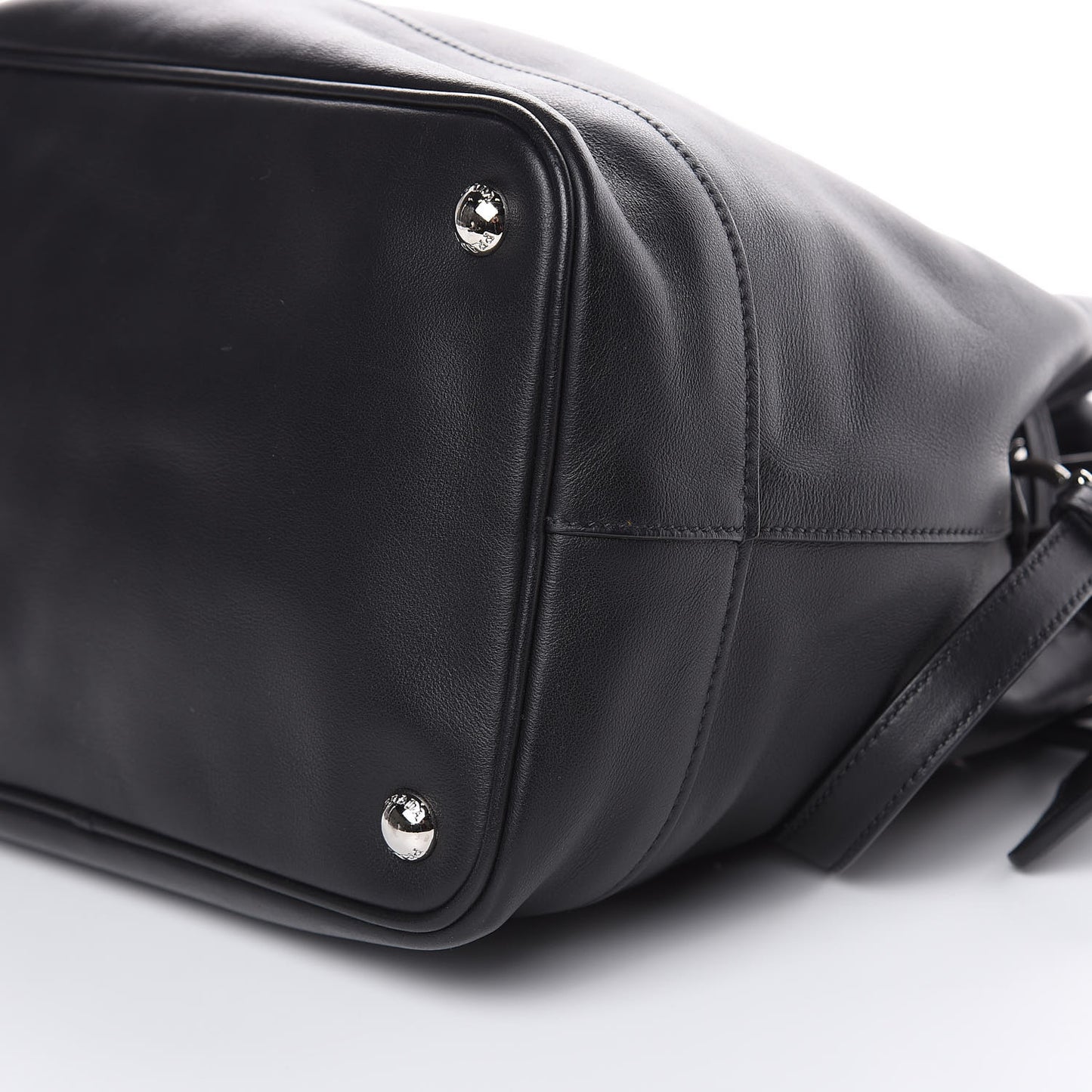 City Calf Sport Bucket Bag Black