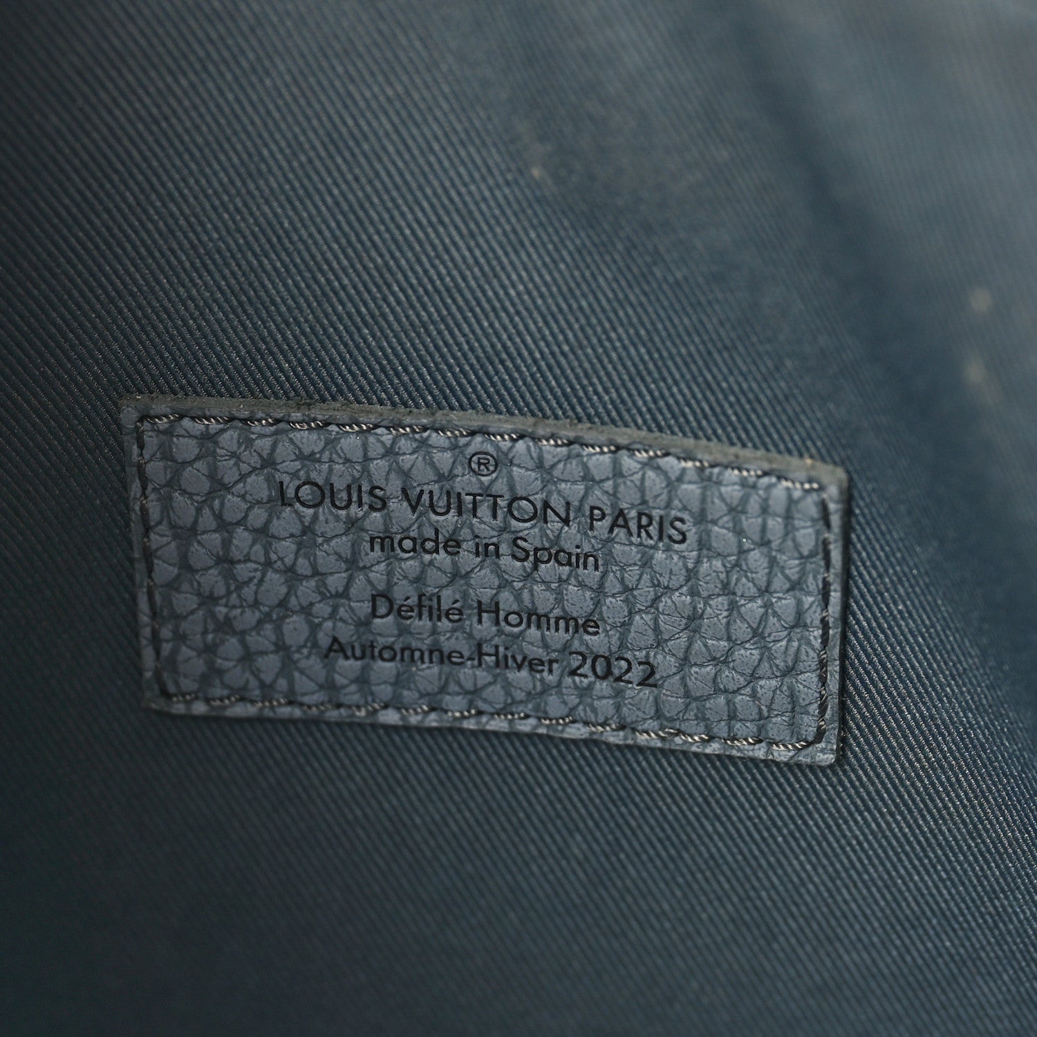 Louis Vuitton Taurillon Monogram Chalk Hobo Cruiser PM Granite Gray 6 of 8