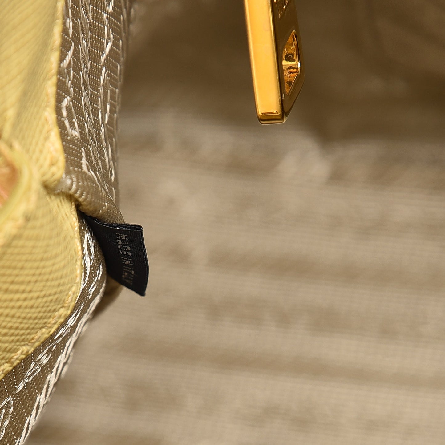 Saffiano Lux Medium Open Promenade Tote Ginestra