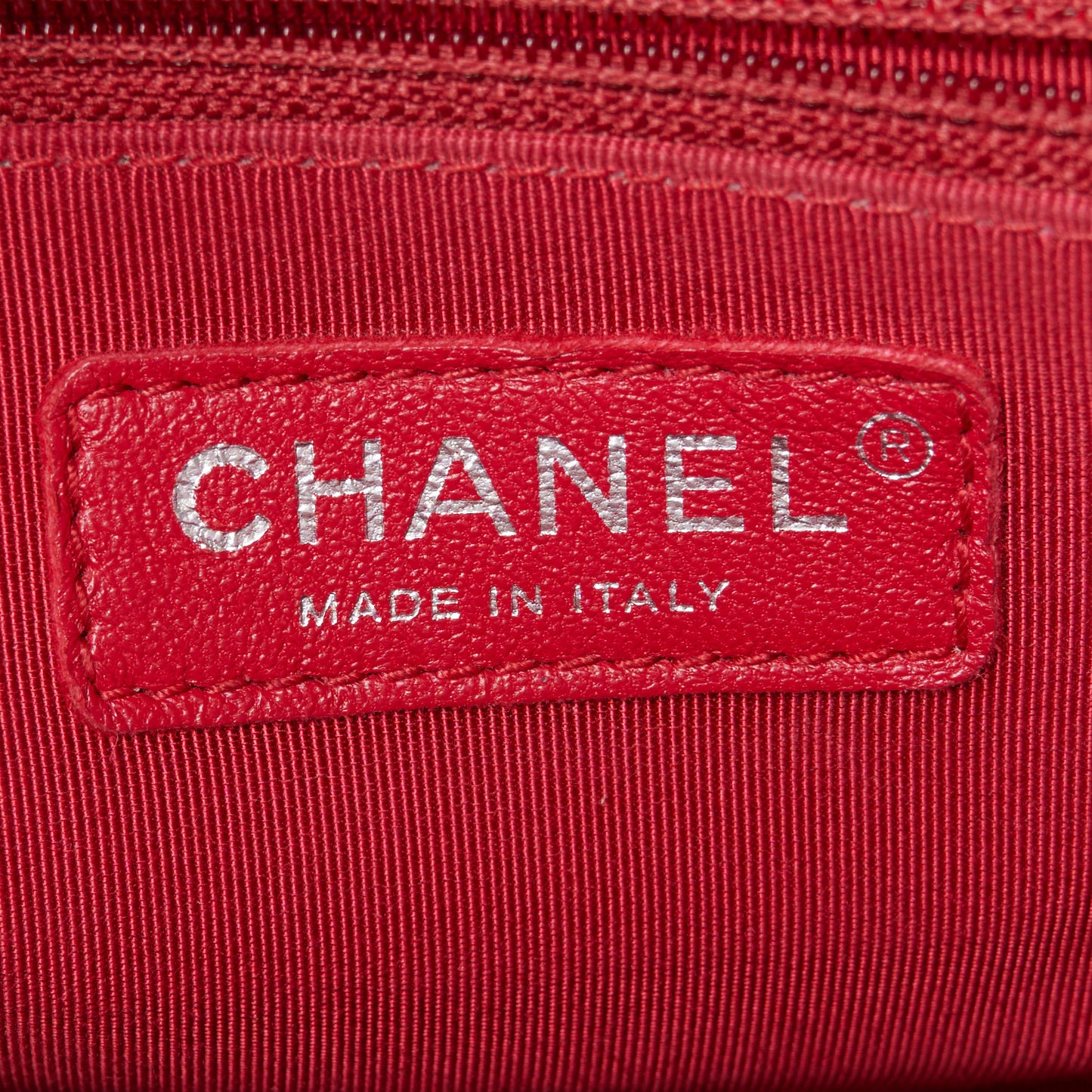 Iridescent Lambskin Calfskin Quilted Medium Gabrielle Hobo Light Purple