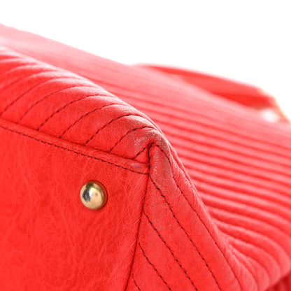Chanel Wrinkled Lambskin Chevron Quilted Large Surpique Tote Red 5 of 31