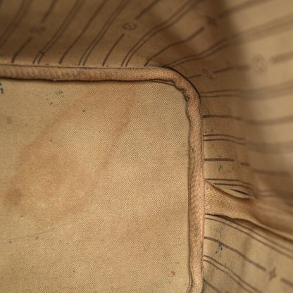 Louis Vuitton Monogram Neverfull MM 14 of 27