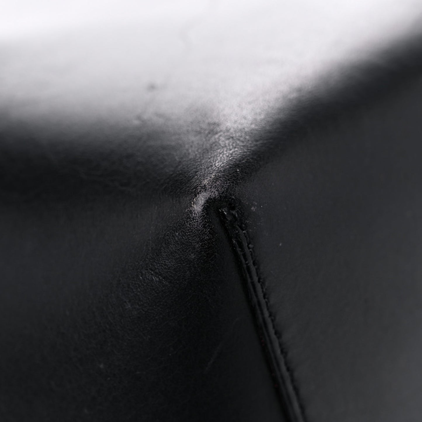 Vegetable Tanned Calfskin Bucket Bag Black Flamma