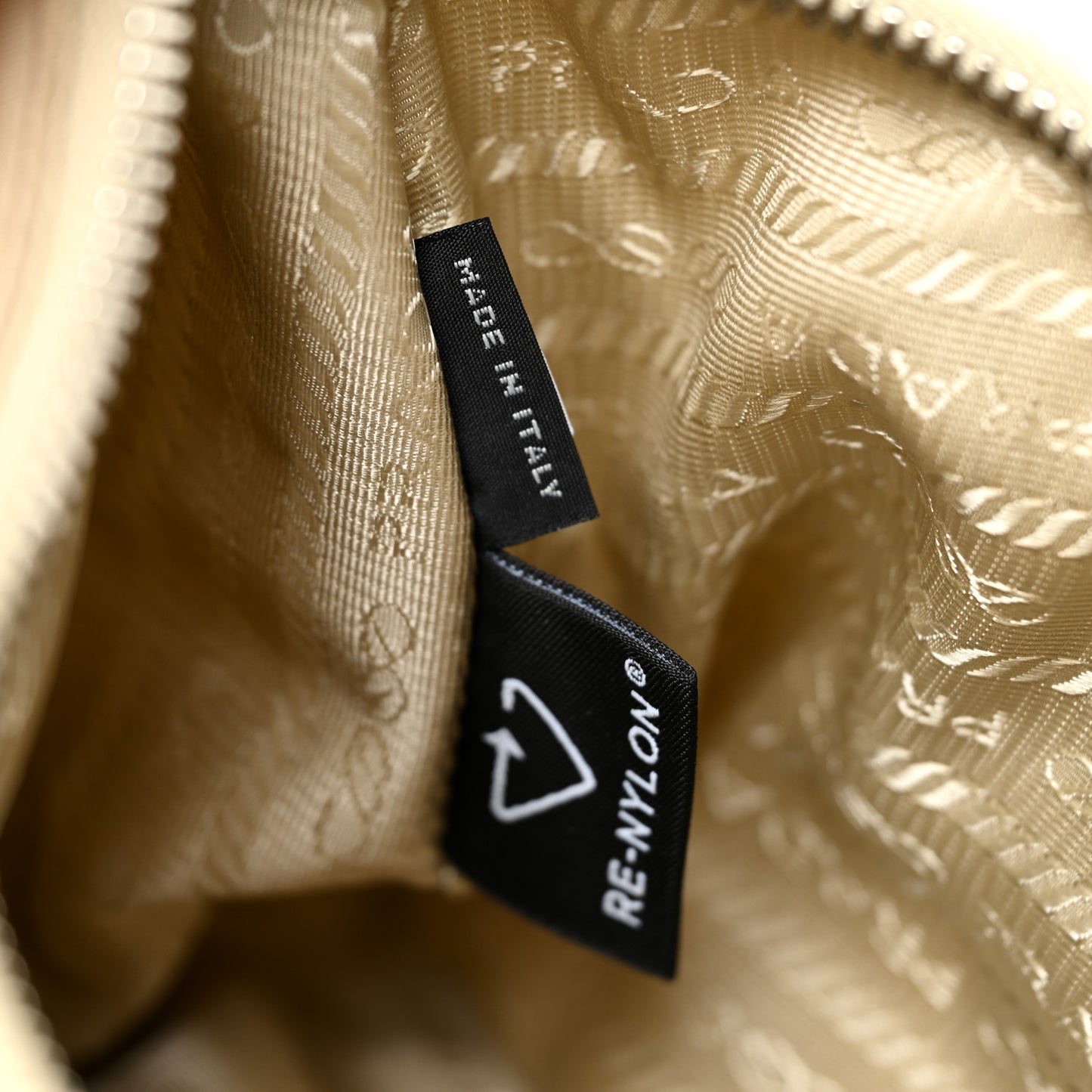 Re-Nylon Saffiano Re-Edition 2005 Shoulder Bag Deserto