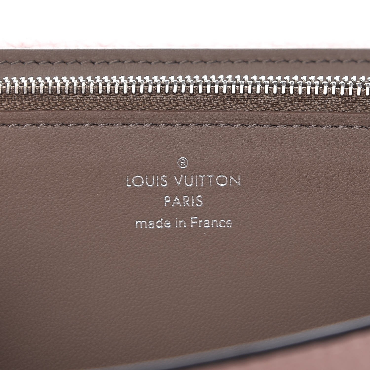 Louis Vuitton Taurillon Capucines Wallet Magnolia 6 of 9