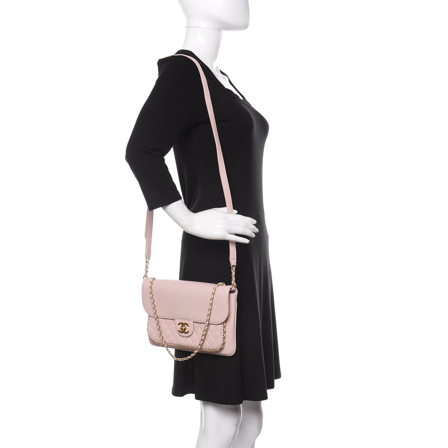 Lambskin Quilted Large CC Unchained Crossbody Light Pink