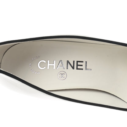 Chanel Laminated Lambskin Grosgrain Chain CC Cap Toe Pumps 37.5 White Black 7 of 10