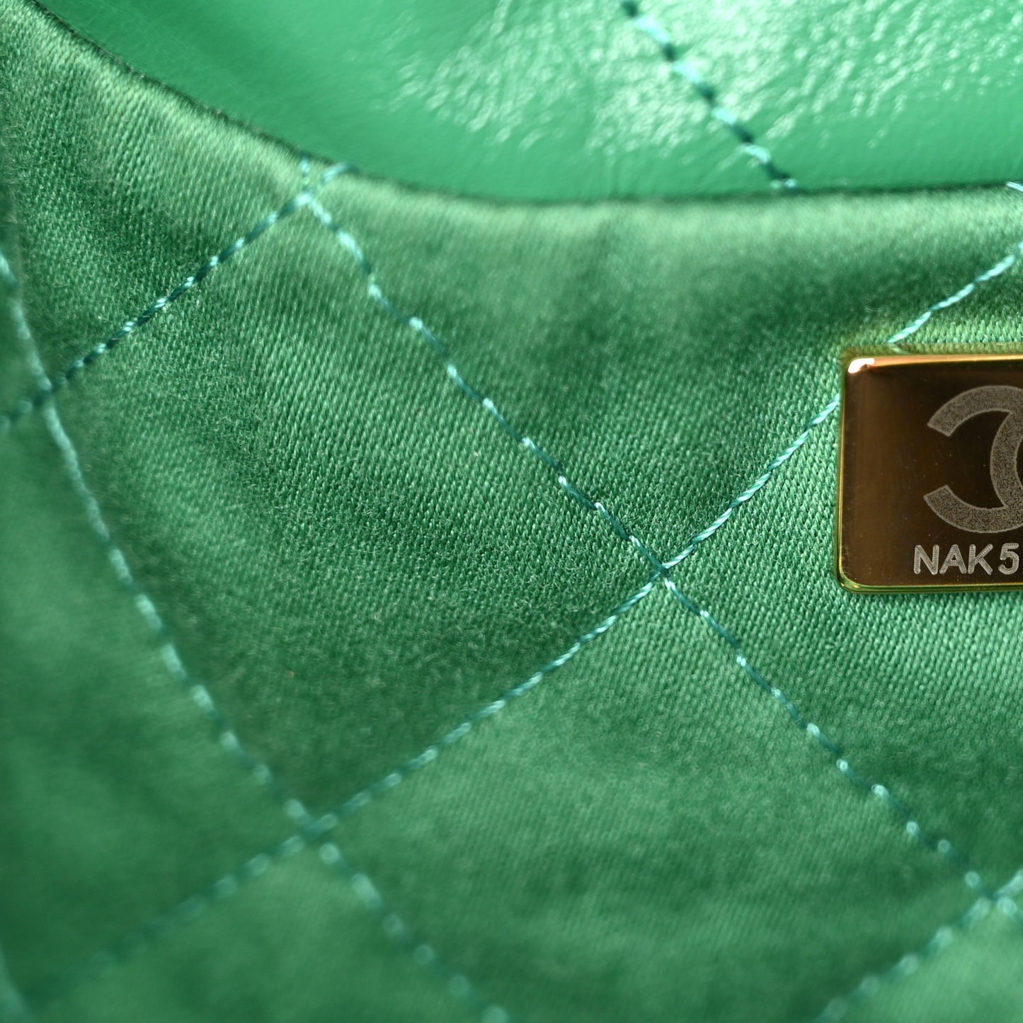 Shiny Calfskin Quilted Small Chanel 22 Green