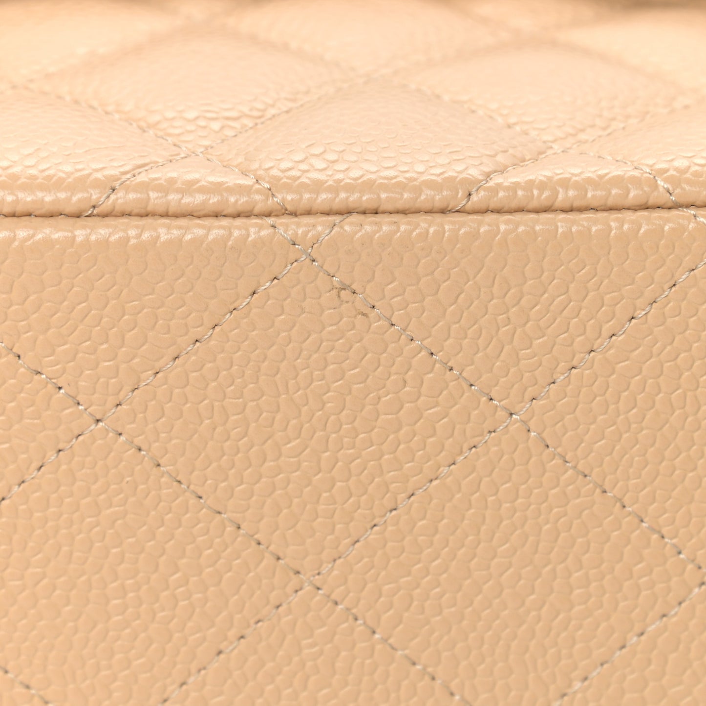 Caviar Quilted Jumbo Double Flap Beige Clair
