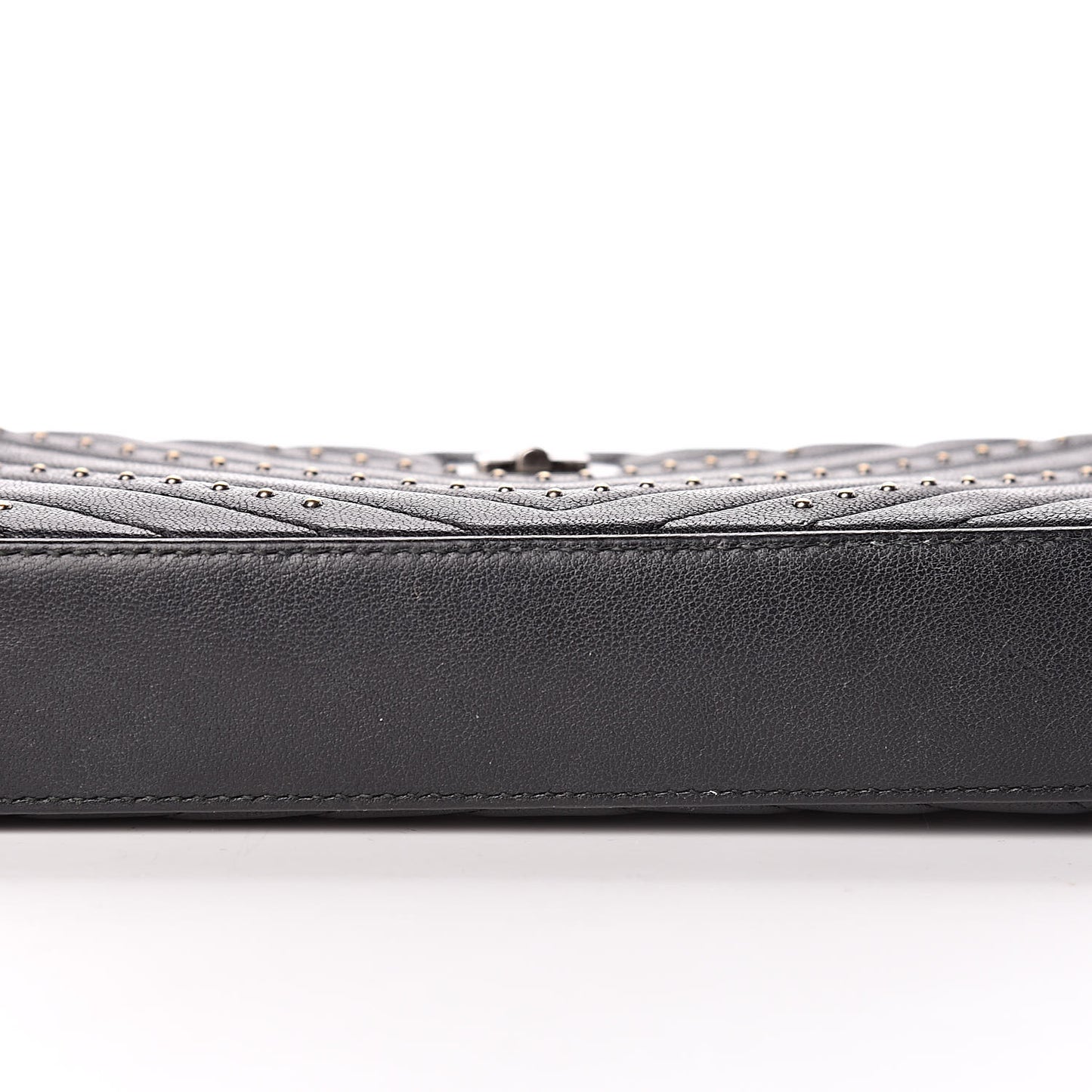 Sheepskin Chevron Quilted Studded Reissue Small Clutch With Chain Black