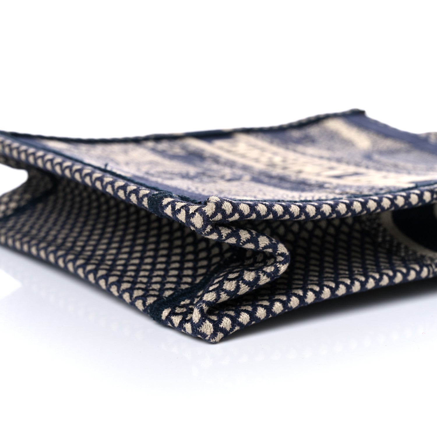 洋書 CHRISTIAN DIOR ET LE SUD Christian Dior Embroidered La Lune Tarot Vertical Book Tote Blue