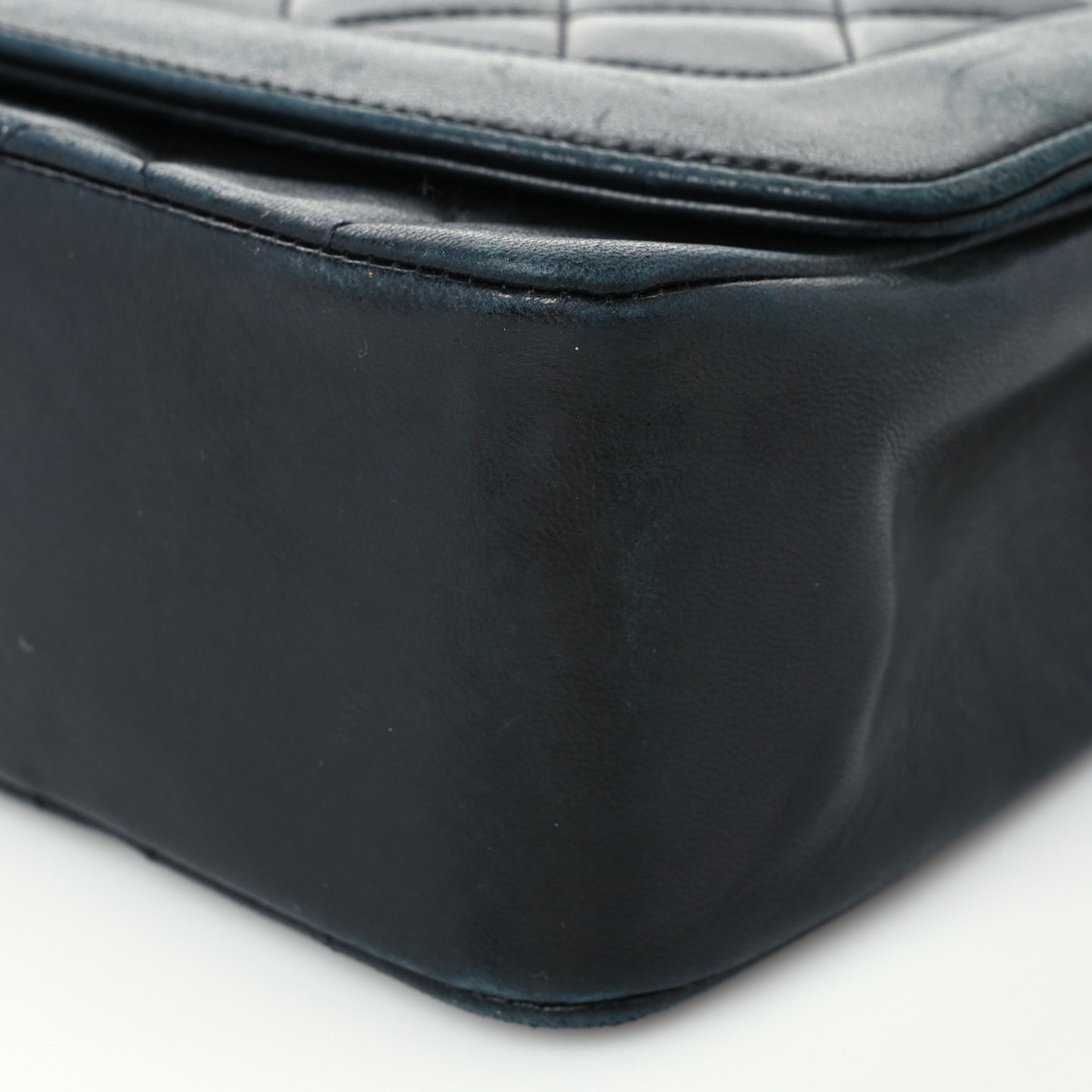 Lambskin Quilted Medium Single Flap Black