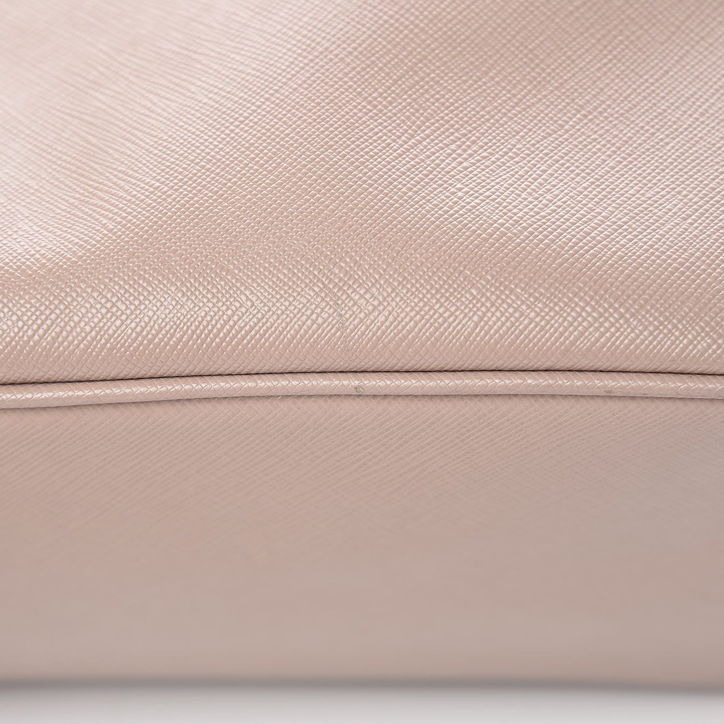 Saffiano Medium Galleria Double Zip Tote Cammeo
