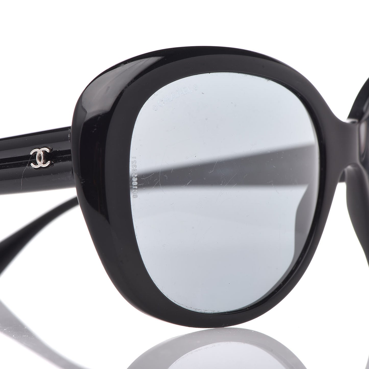 Signature Oval Sunglasses 5312 Black