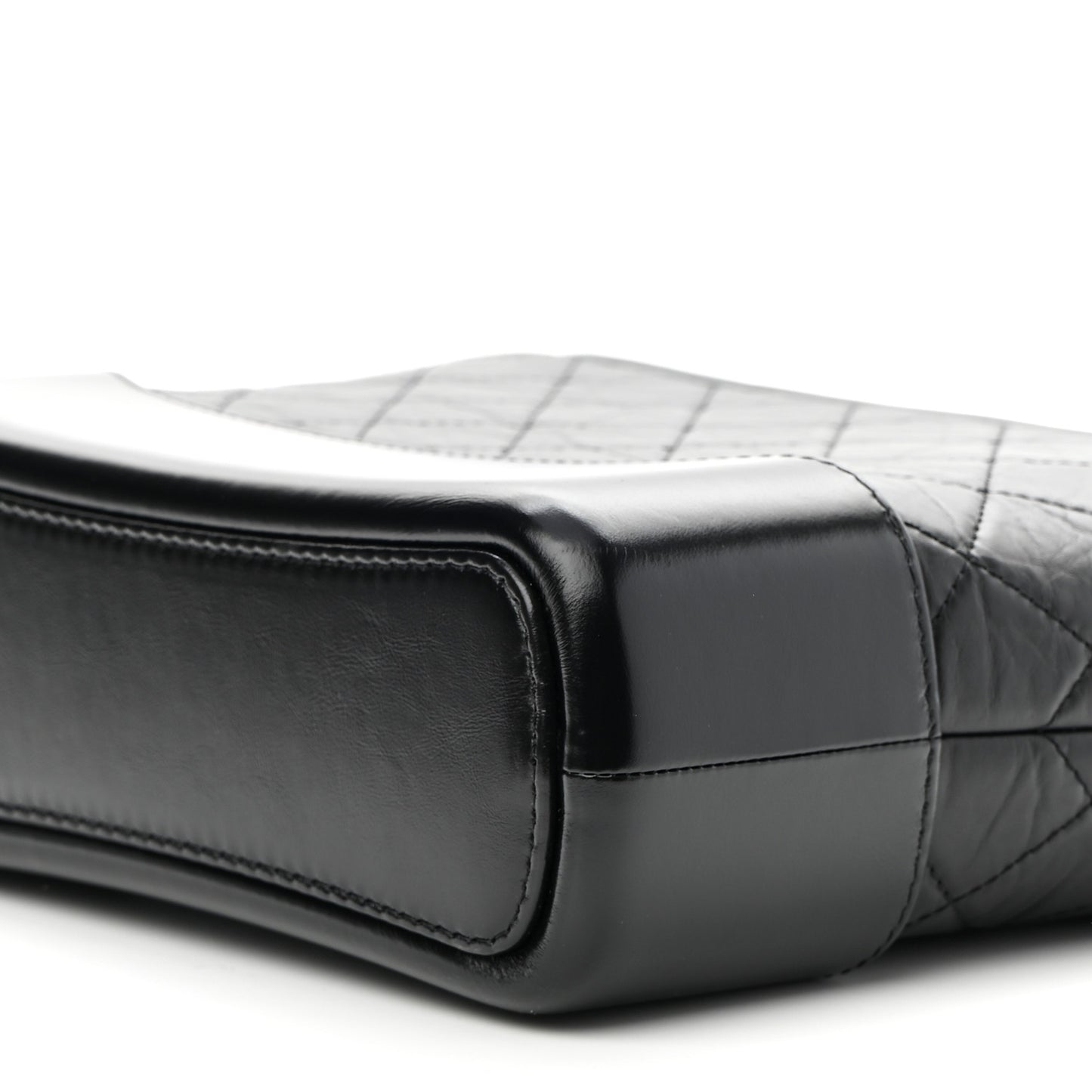 Aged Calfskin Quilted New Medium Gabrielle Hobo Black