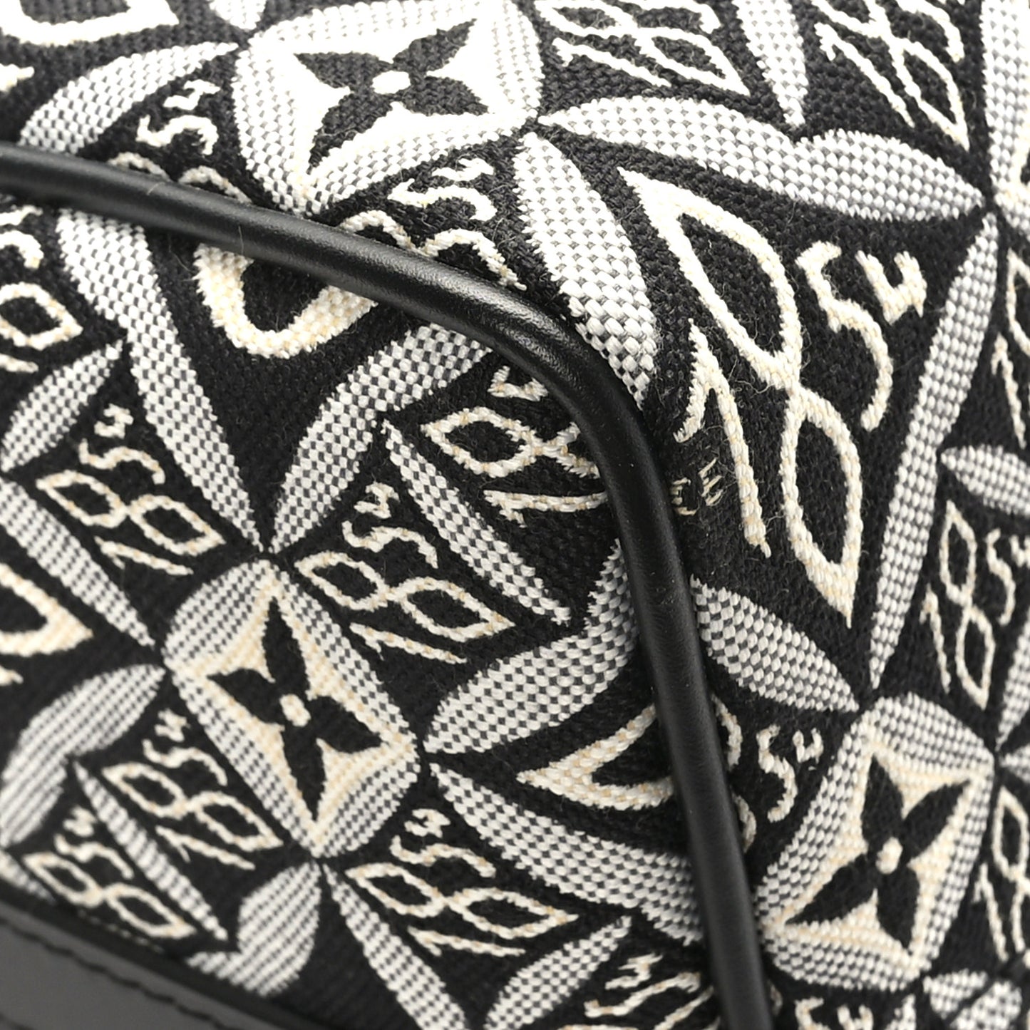 Jacquard Since 1854 Speedy Bandouliere 25 Black