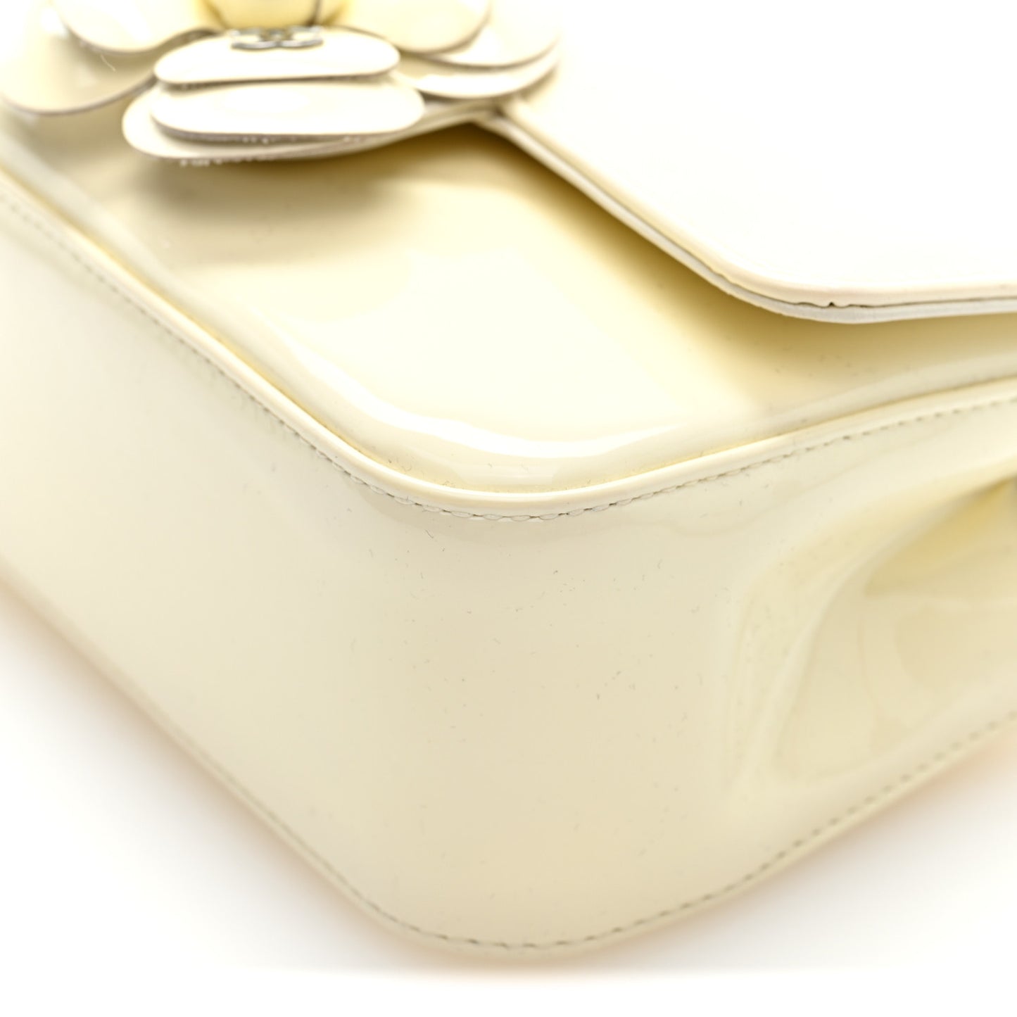 Patent Calfskin Small Camellia Single Flap White