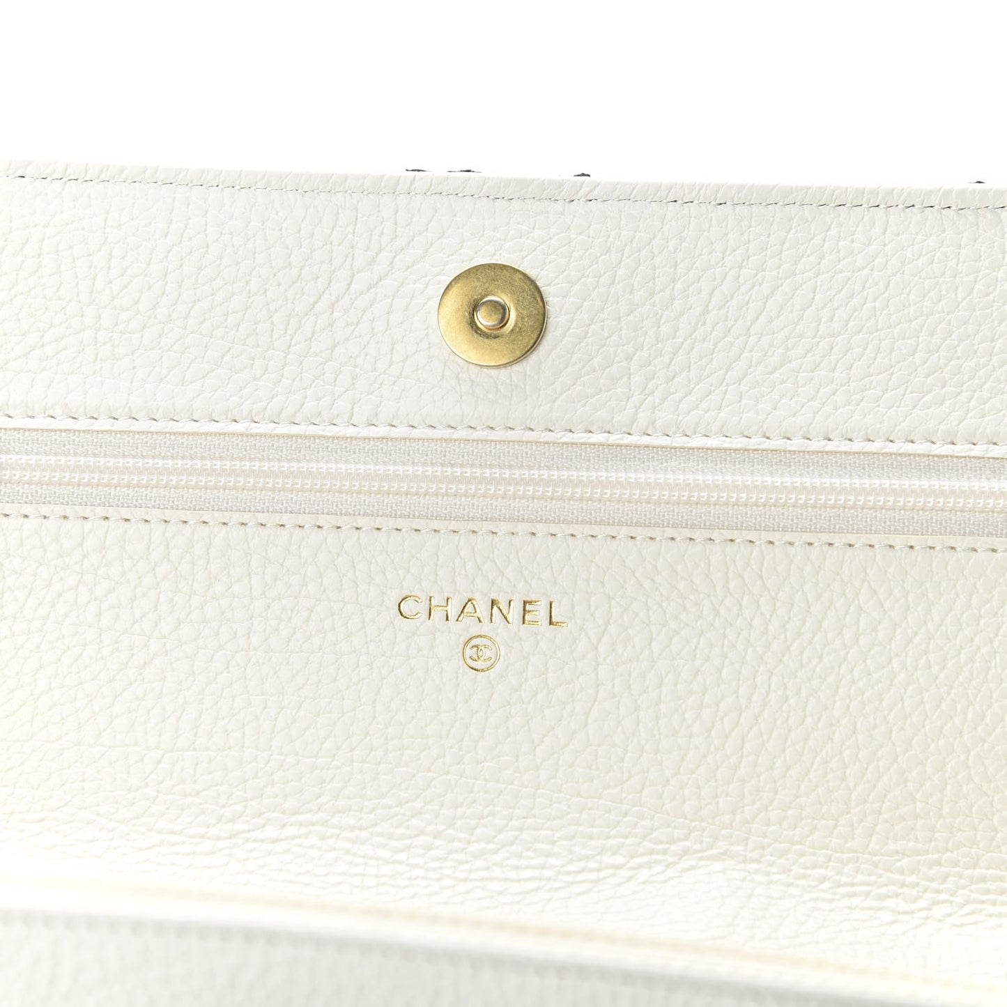 Calfskin Crochet 19 Wallet On Chain WOC White Black