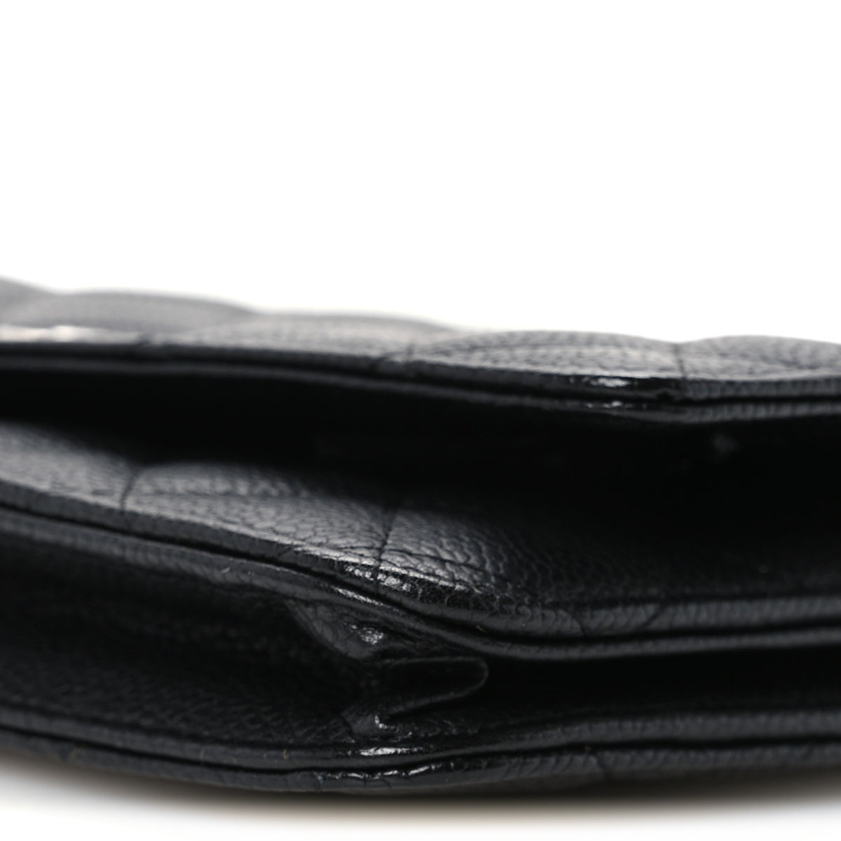 Caviar Quilted Wallet on Chain WOC Black