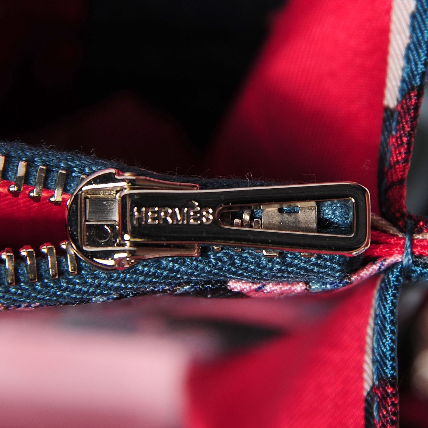 Epsom Silk'in Wallet Rose Confetti