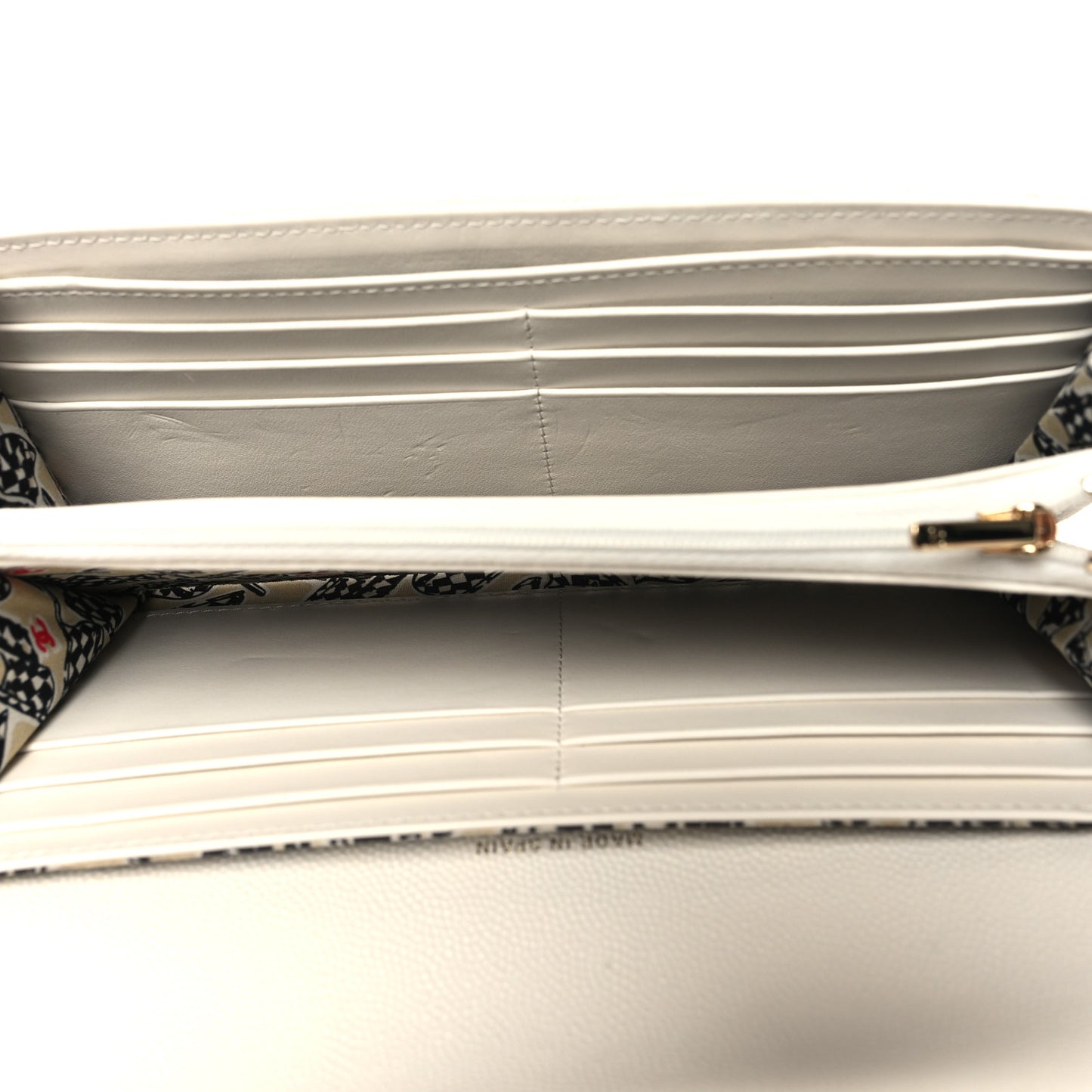 Caviar Quilted Striated CC Large Gusset Flap Wallet White