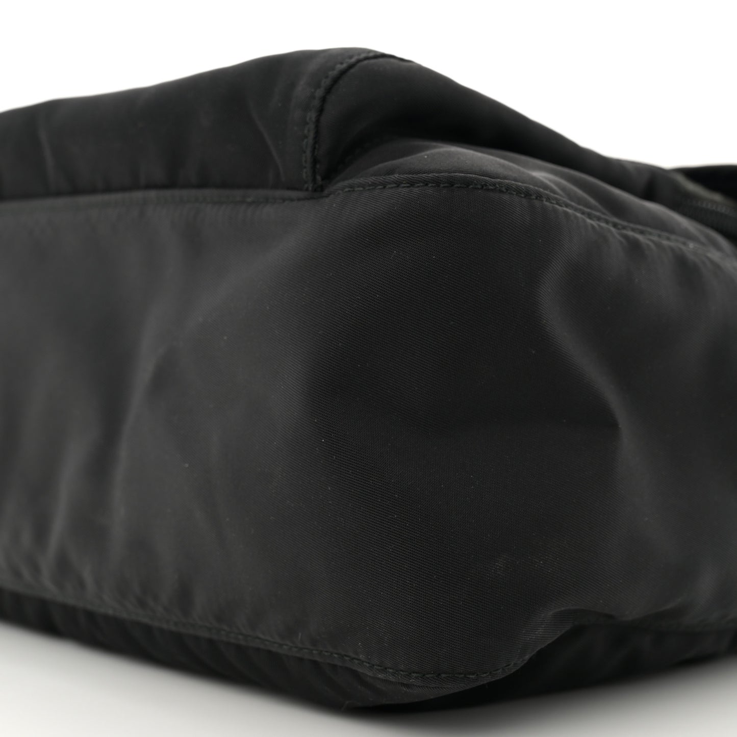 Nylon Vela Messenger Black