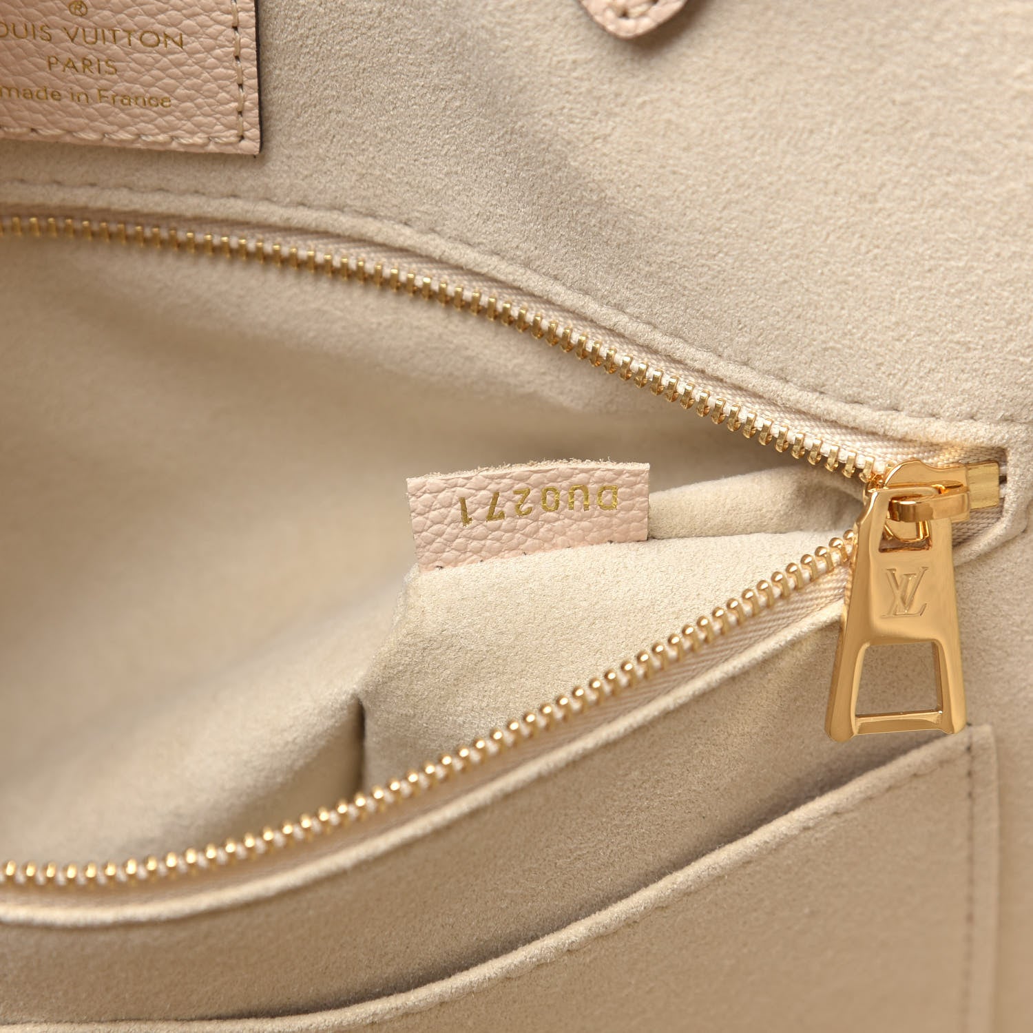 Louis Vuitton Empreinte Monogram Giant By The Pool Onthego MM Cream Saffron 8 of 12