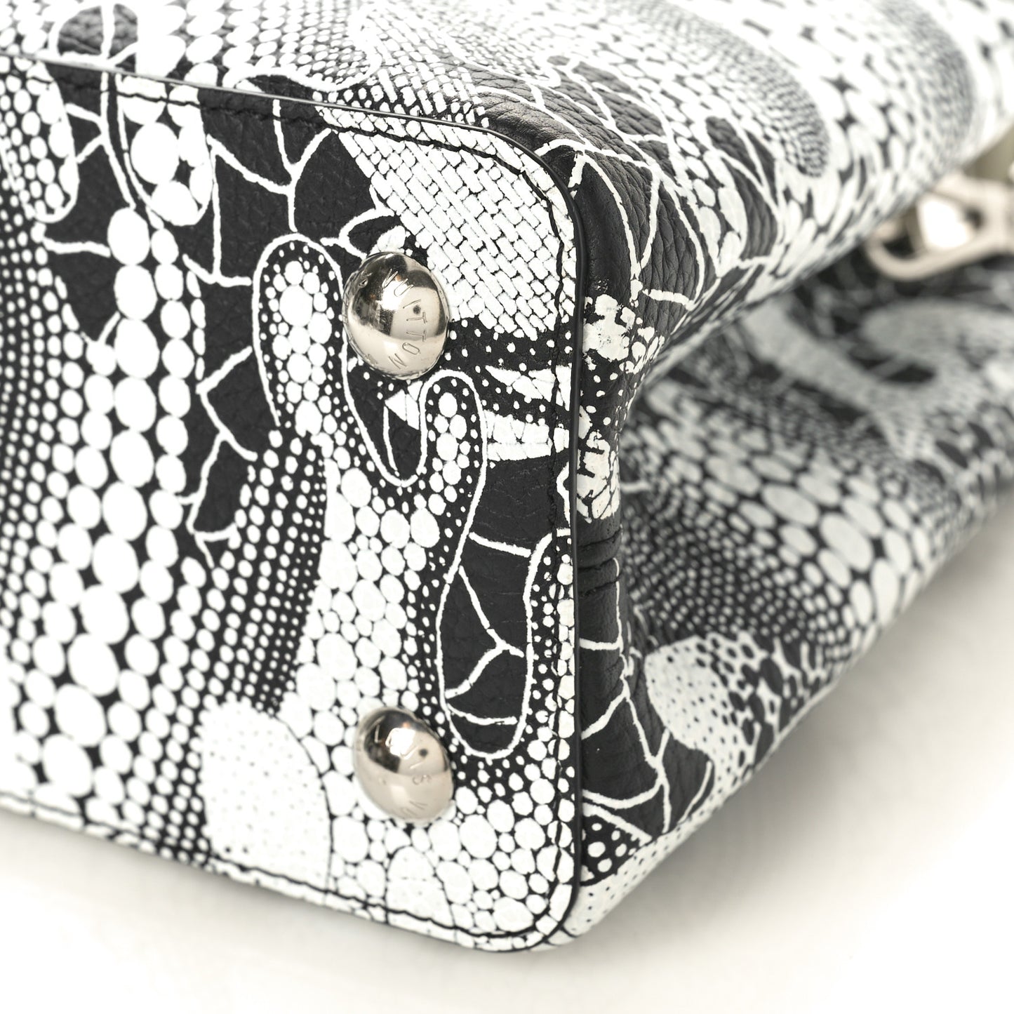 LV X YK Taurillon Psychedelic Capucines MM Black White