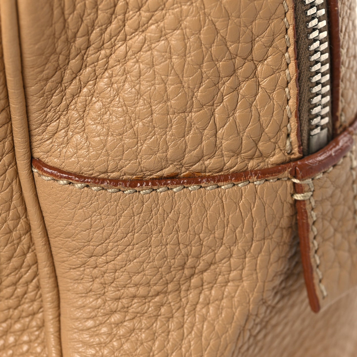 Vitello Daino Embossed Logo Bowler Sughero