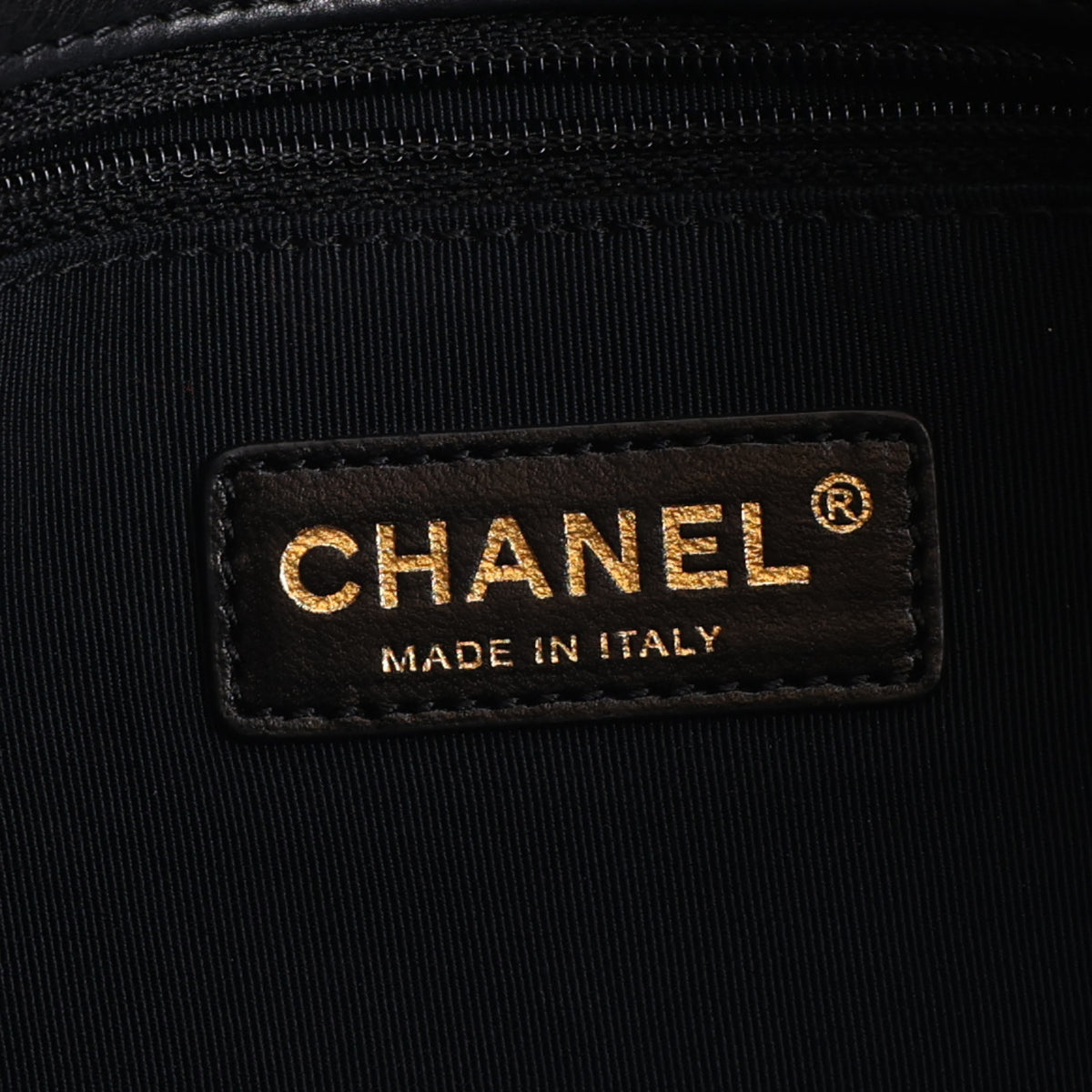 Calfskin Quilted Medium Chain Me Flap Black
