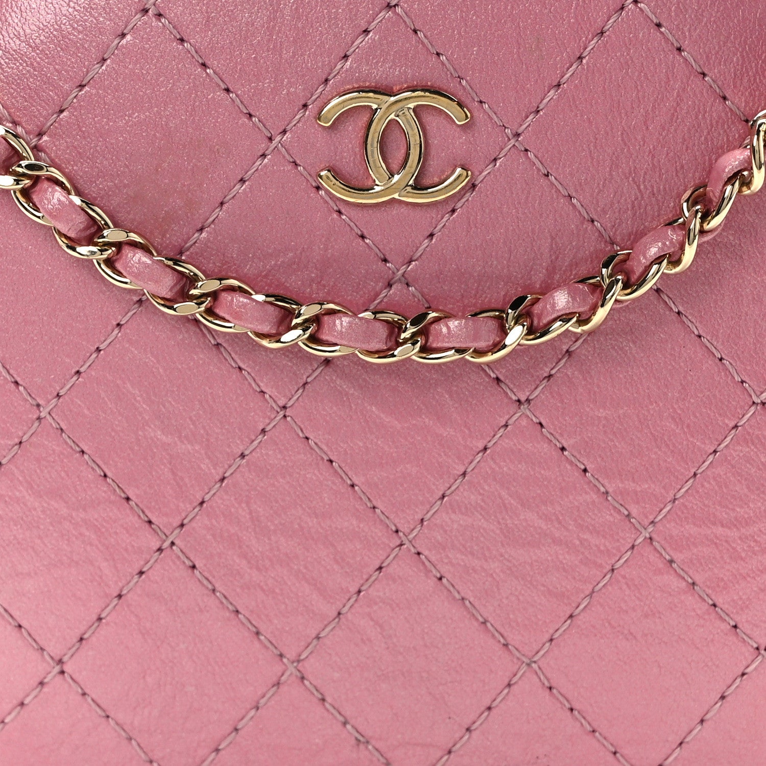 Chanel Iridescent Lambskin Quilted Round Clutch With Chain Pink 8 of 10