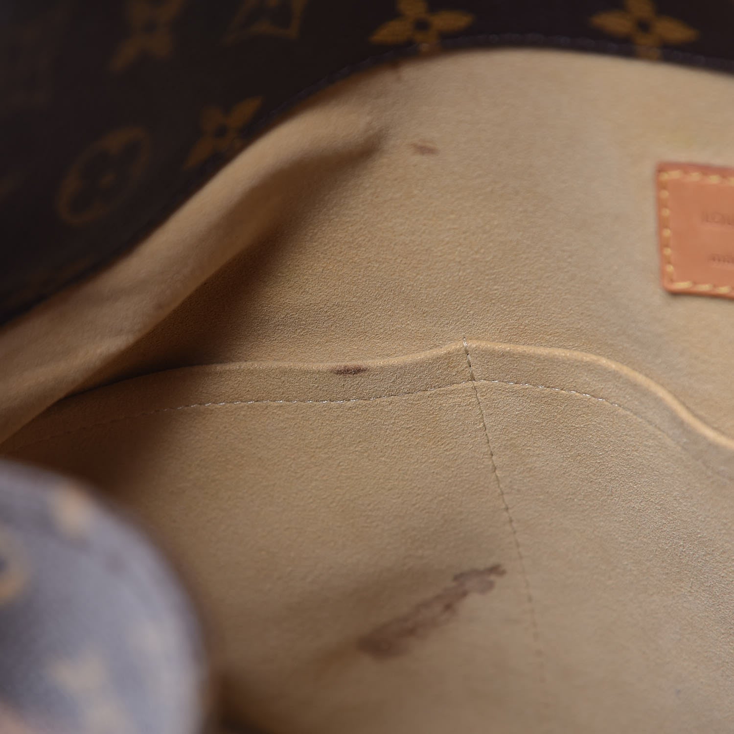 Louis Vuitton Monogram Artsy MM 9 of 21
